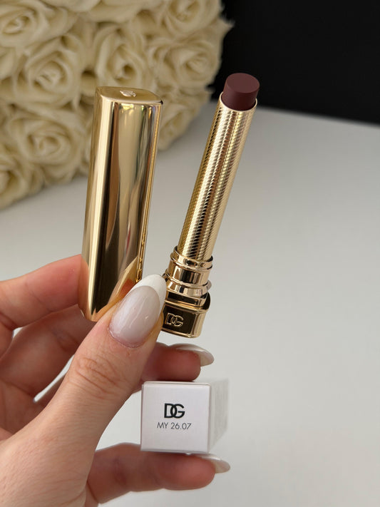 DOLCE&GABBANA My Sculpt Satin
Lasting Color & Hydration Lipstick Stylo - MY 26.07