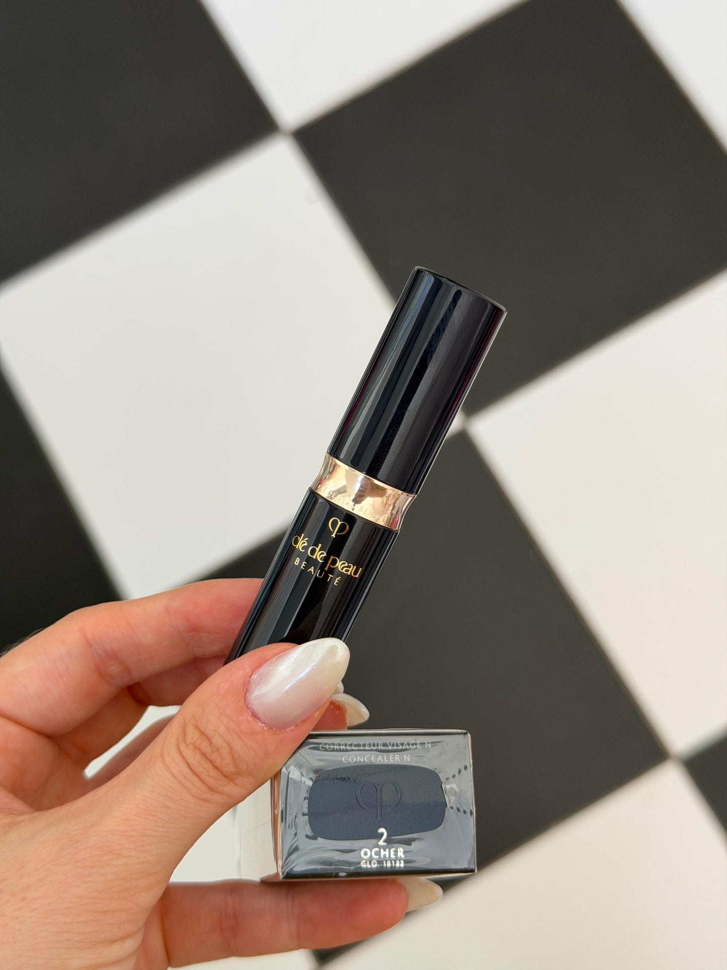 CLE DE PEAU Beauté
Corrective Concealer For Seamless Coverage
