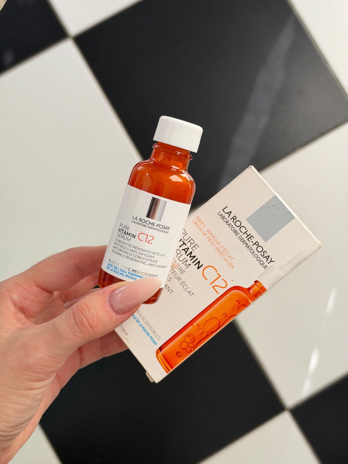 LA ROCHE-POSAY Pure Vitamim C12 Serum
Anti-aging Vitamin C Face And Neck Serum Visibly Reduces Wrinkles