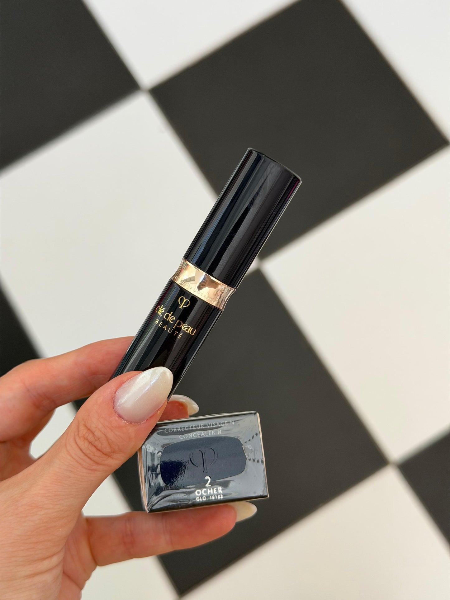CLE DE PEAU Beauté
Corrective Concealer For Seamless Coverage