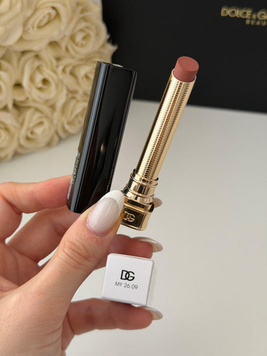 DOLCE&GABBANA My Comfy Matte Lipstick - My 26.09
Instant Rich Color & Hydration Lip Stylo