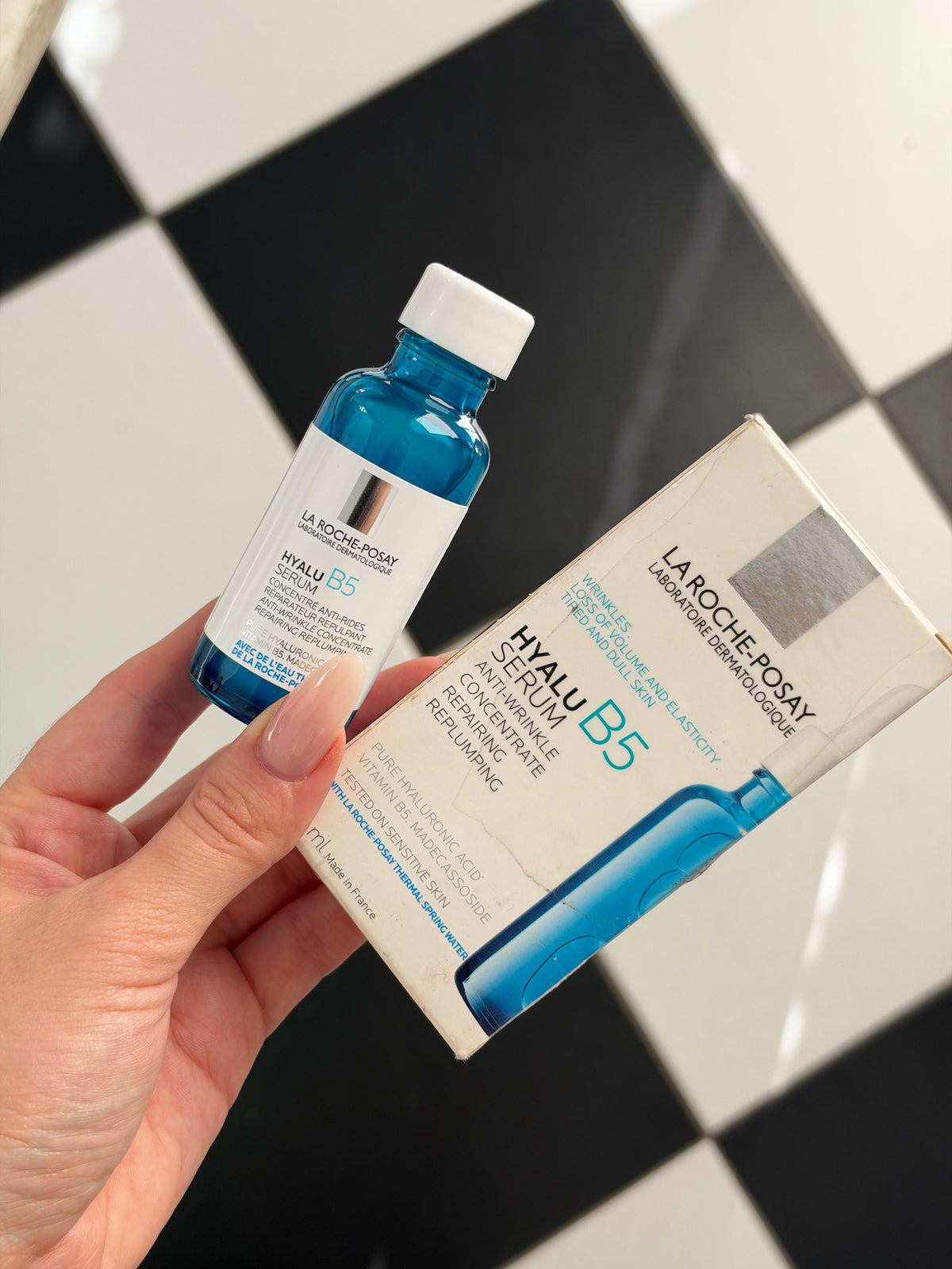 LA ROCHE-POSAY Hyalu B5 Serum
Anti-Wrinkle Concentrate Repairing, Replumping
