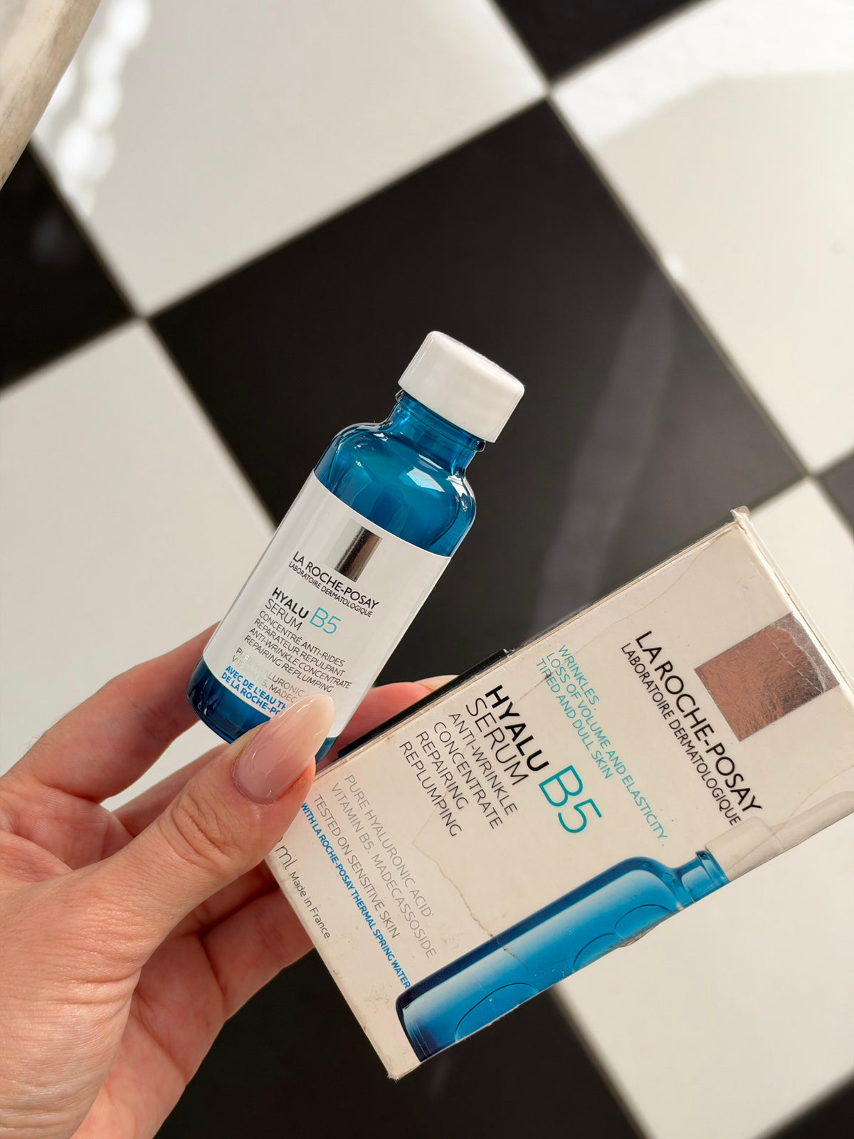 LA ROCHE-POSAY Hyalu B5 Serum
Anti-Wrinkle Concentrate Repairing, Replumping