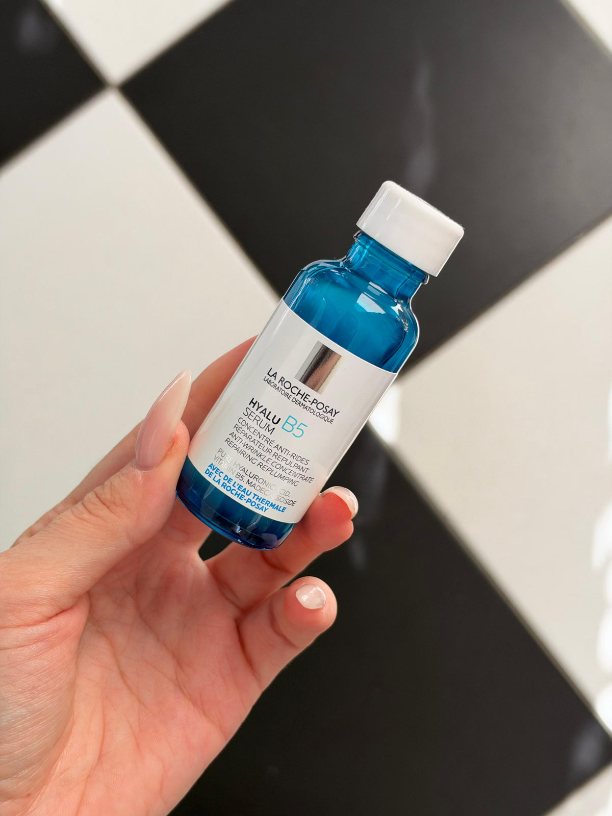 LA ROCHE-POSAY Hyalu B5 Serum
Anti-Wrinkle Concentrate Repairing, Replumping