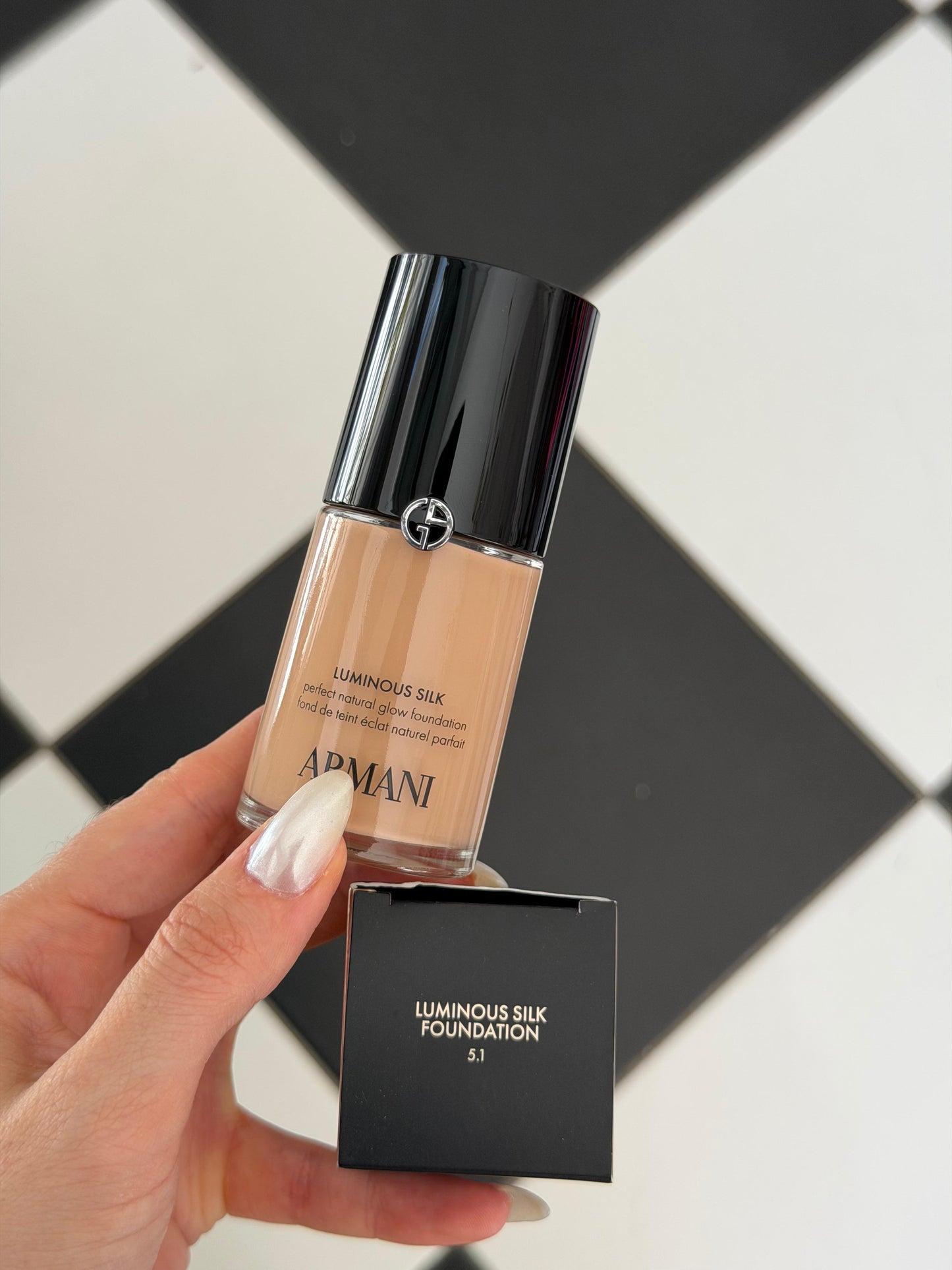 ARMANI Luminous Silk Natural Glow Blurring Foundation
Medium Buildable Coverage, 24HR Wear