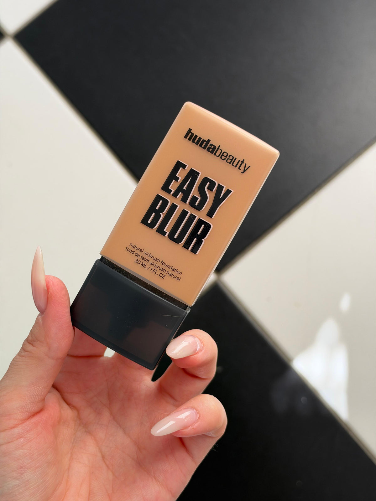 HUDA BEAUTY Easy Blur Natural Airbrush Foundation - Baklava 340G