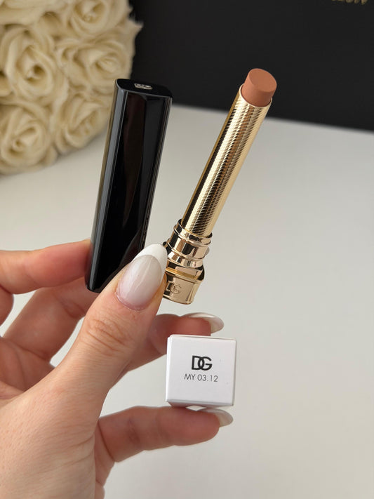 DOLCE&GABBANA My Comfy Matte Lipstick - My 03.12
Instant Rich Color & Hydration Lip Stylo