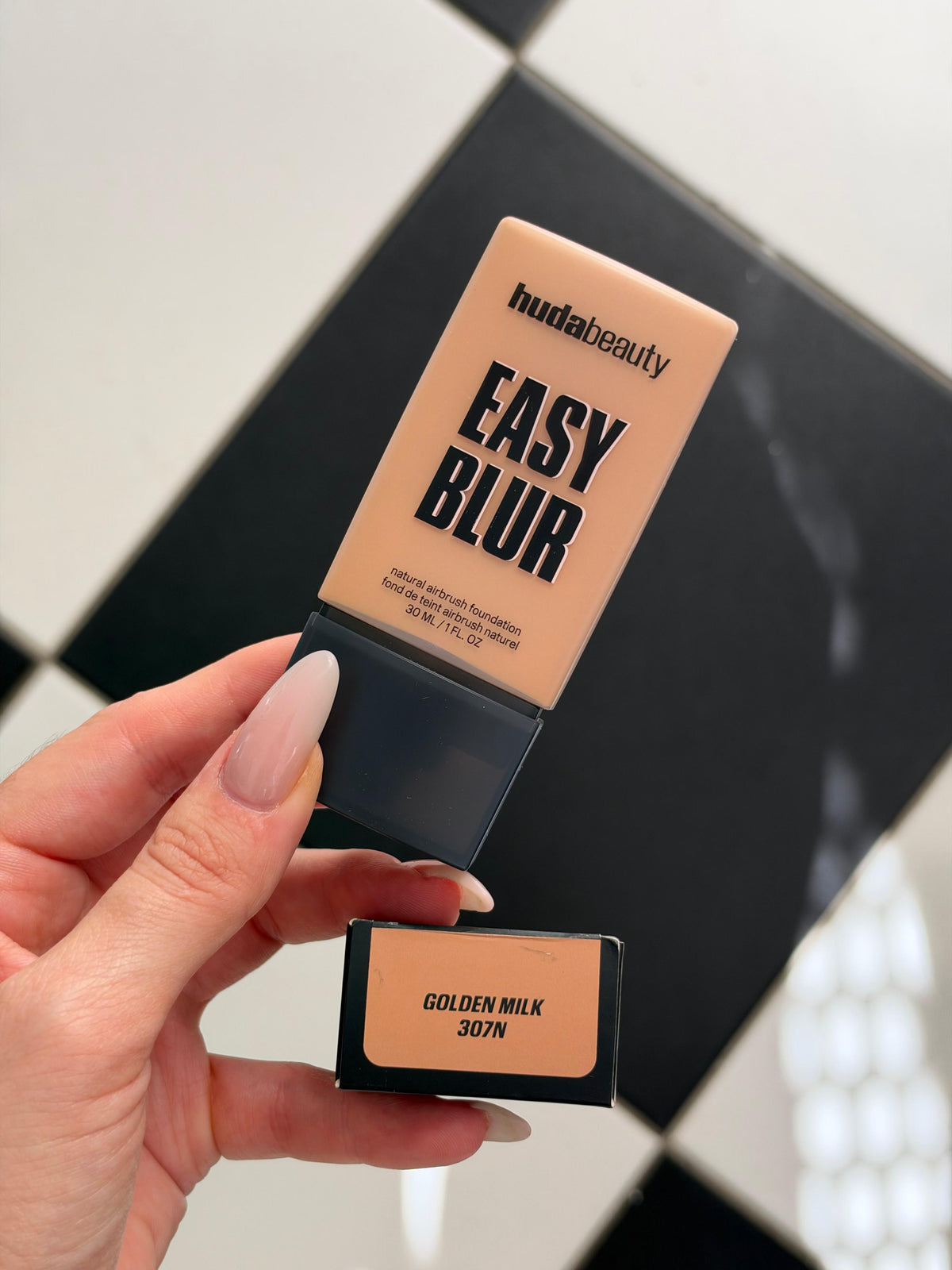 HUDA BEAUTY Easy Blur Natural Airbrush Foundation - Golden Milk 307N