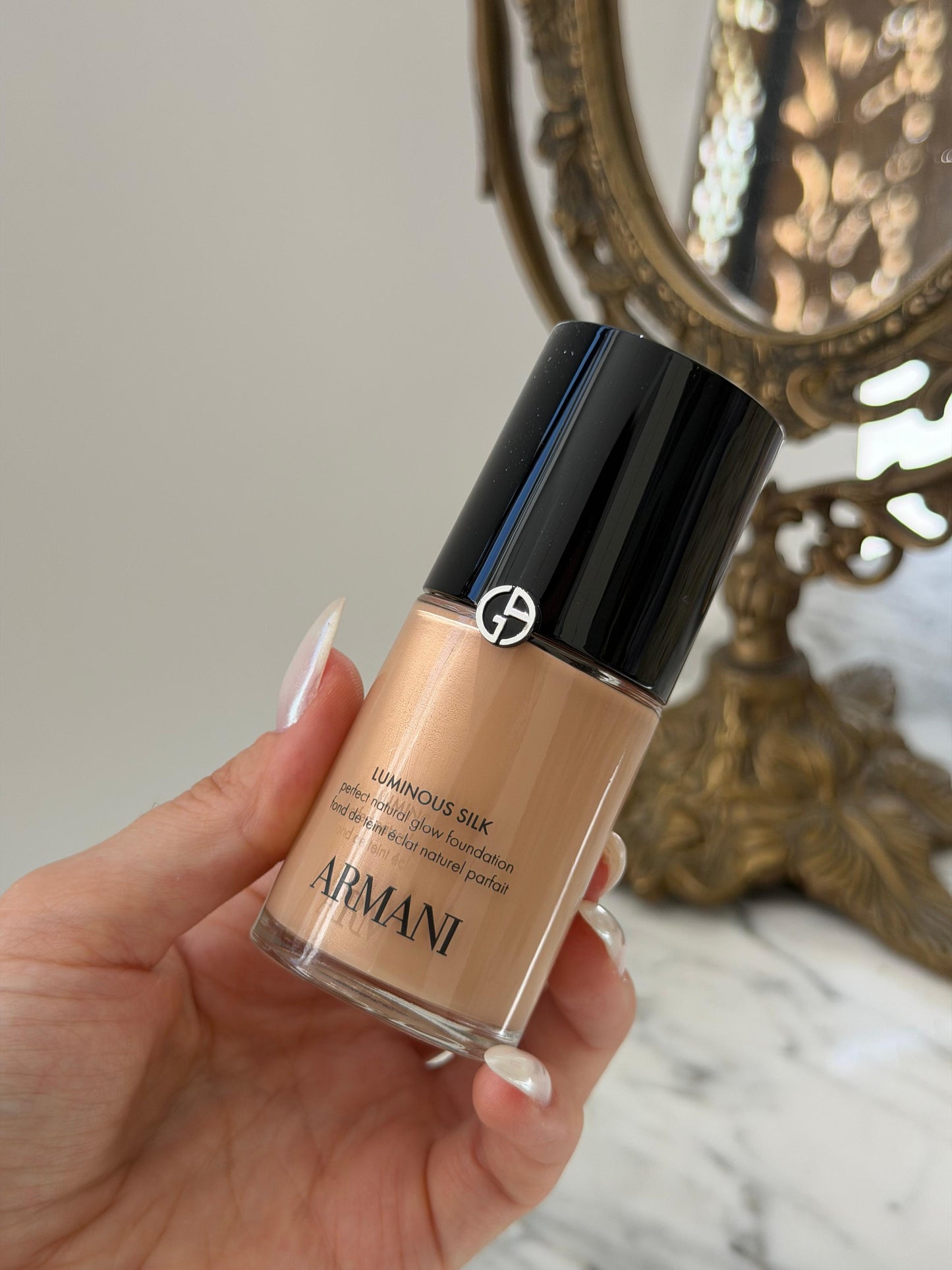 ARMANI Luminous Silk Natural Glow Blurring Foundation
Medium Buildable Coverage, 24HR Wear