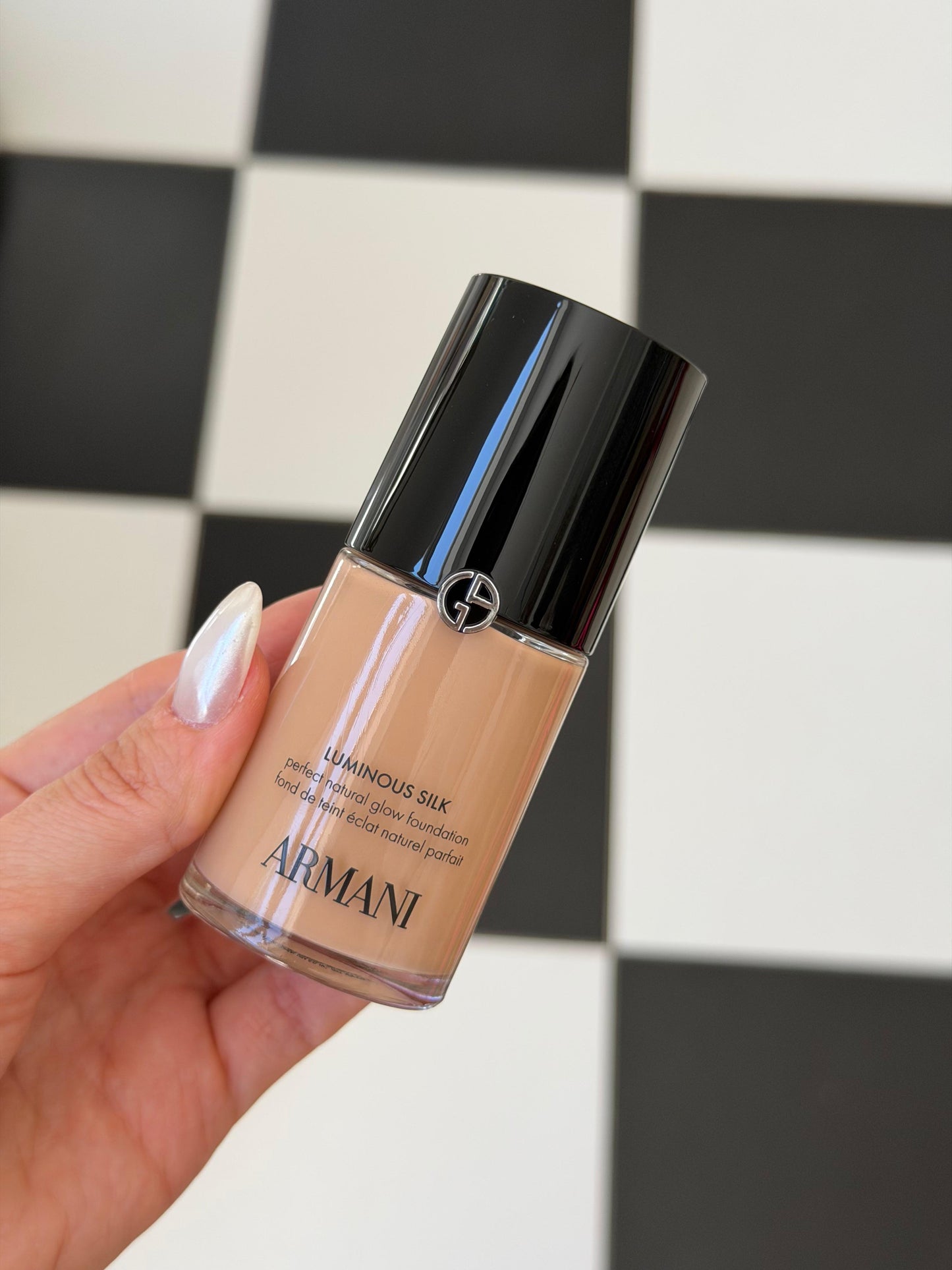 ARMANI Luminous Silk Natural Glow Blurring Foundation
Medium Buildable Coverage, 24HR Wear
