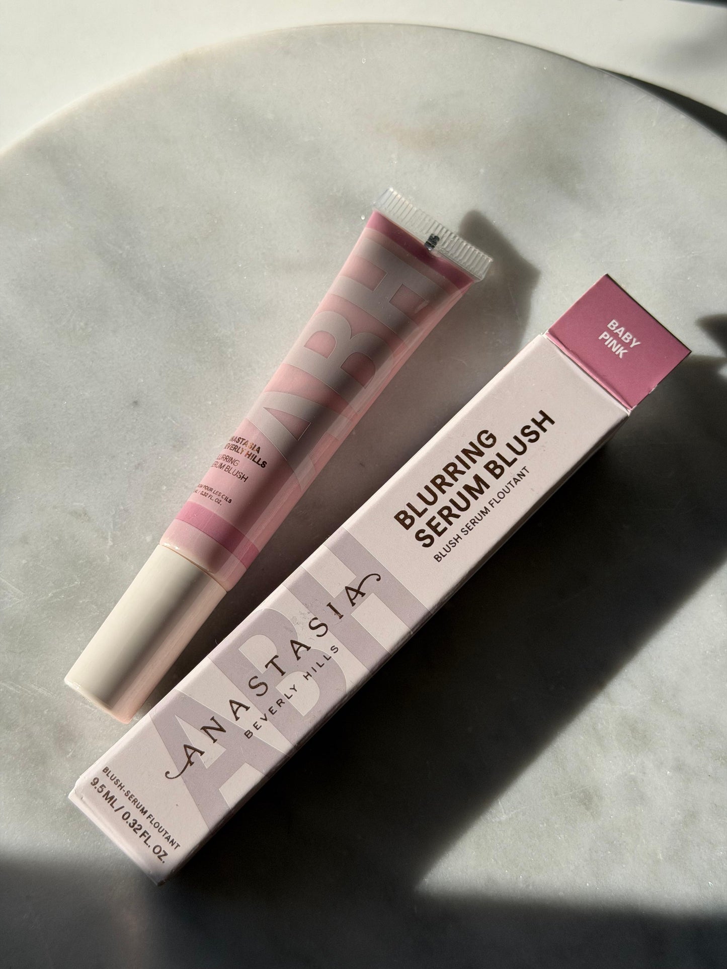 ANASTASIA Blurring Serum Blush - Baby Pink
Enriched Liquid, Hydrating And soft-Matte Finish