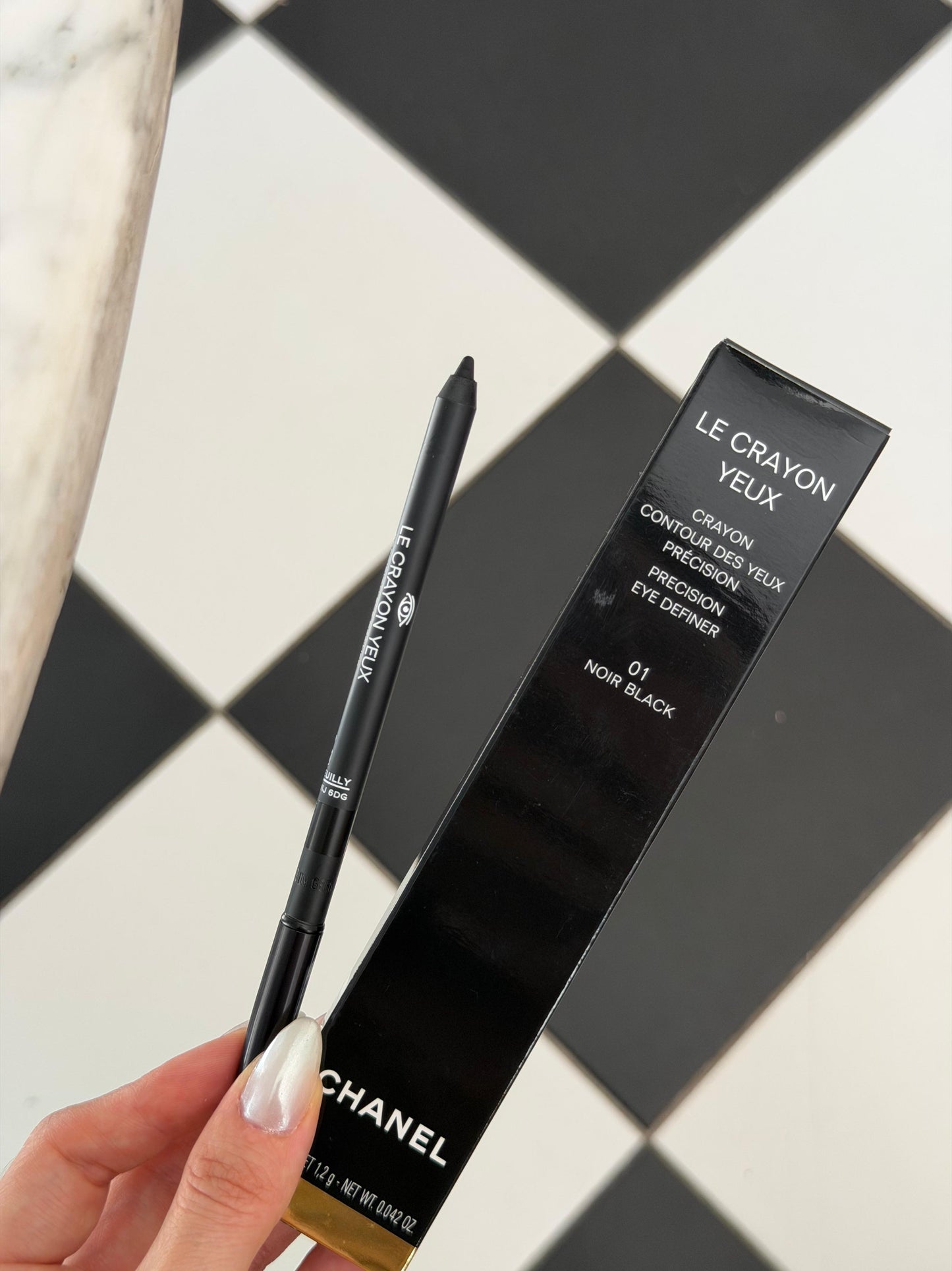 CHANEL Precision Eye Definer - Le Crayon Yeux (01)