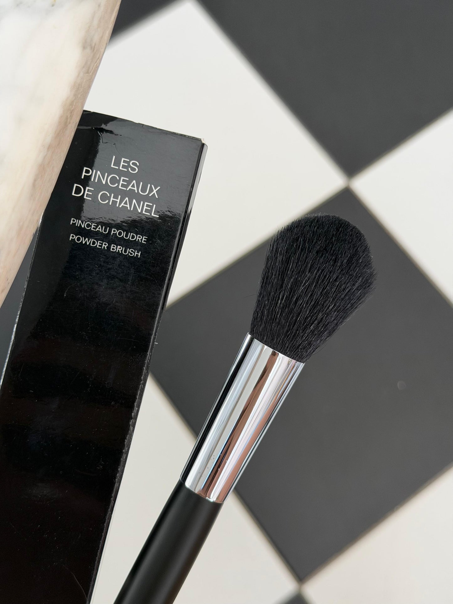 CHANEL Les Pinceaux De Chanel
Powder Brush