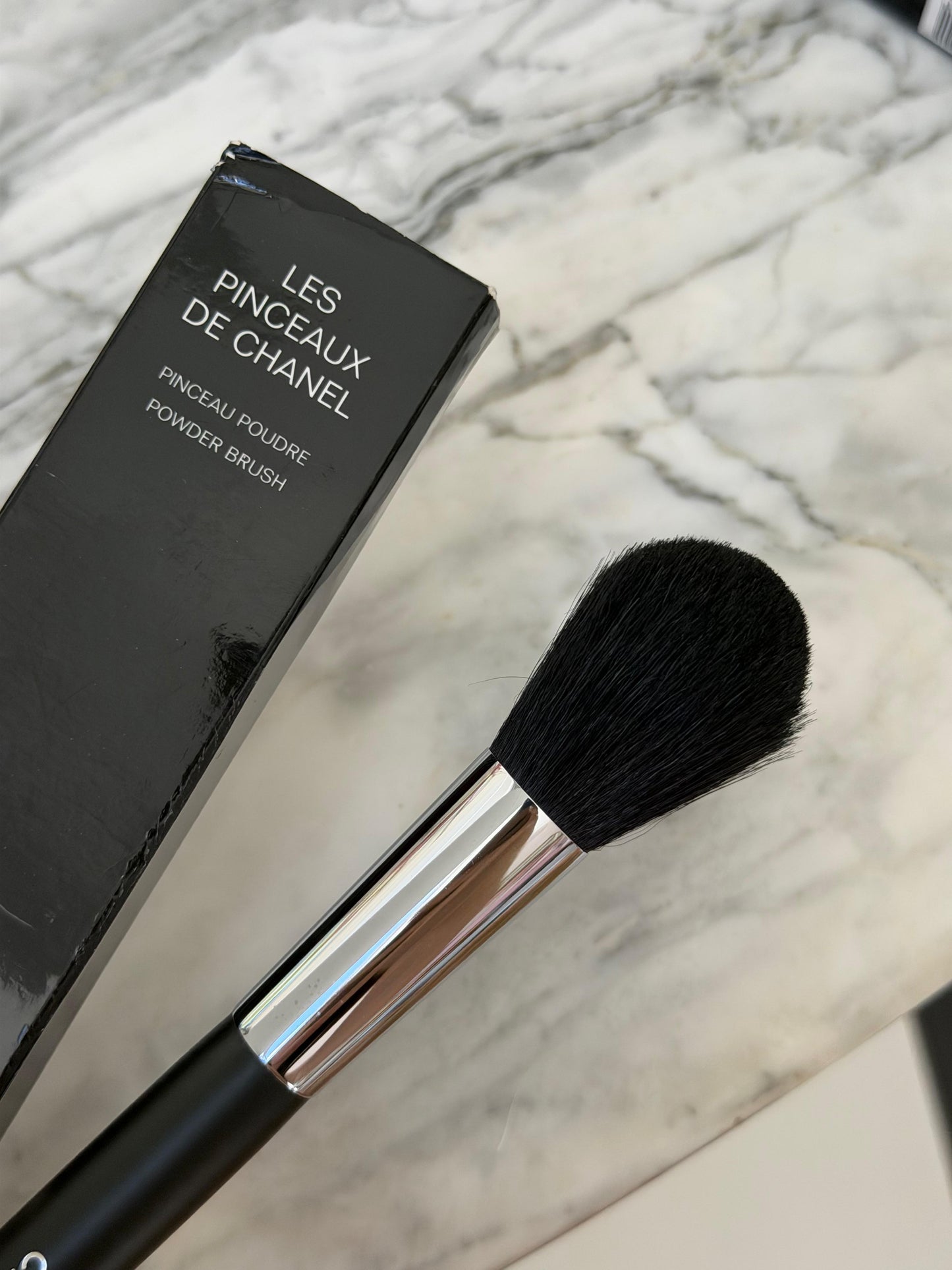CHANEL Les Pinceaux De Chanel
Powder Brush