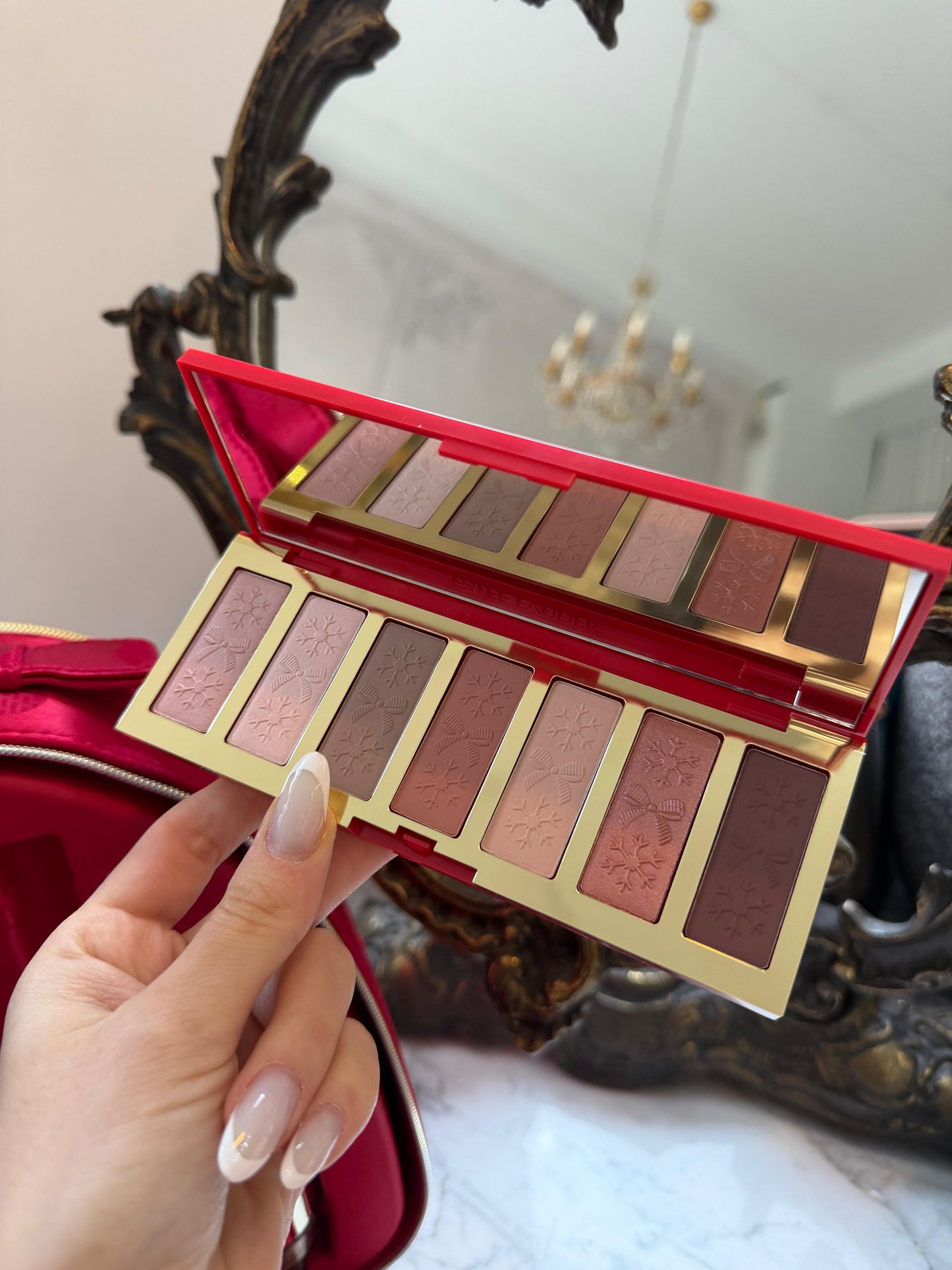ESTEE LAUDER Complete Gift Set (11 Beauty Favorites Including 5 Full Sizes + More)
