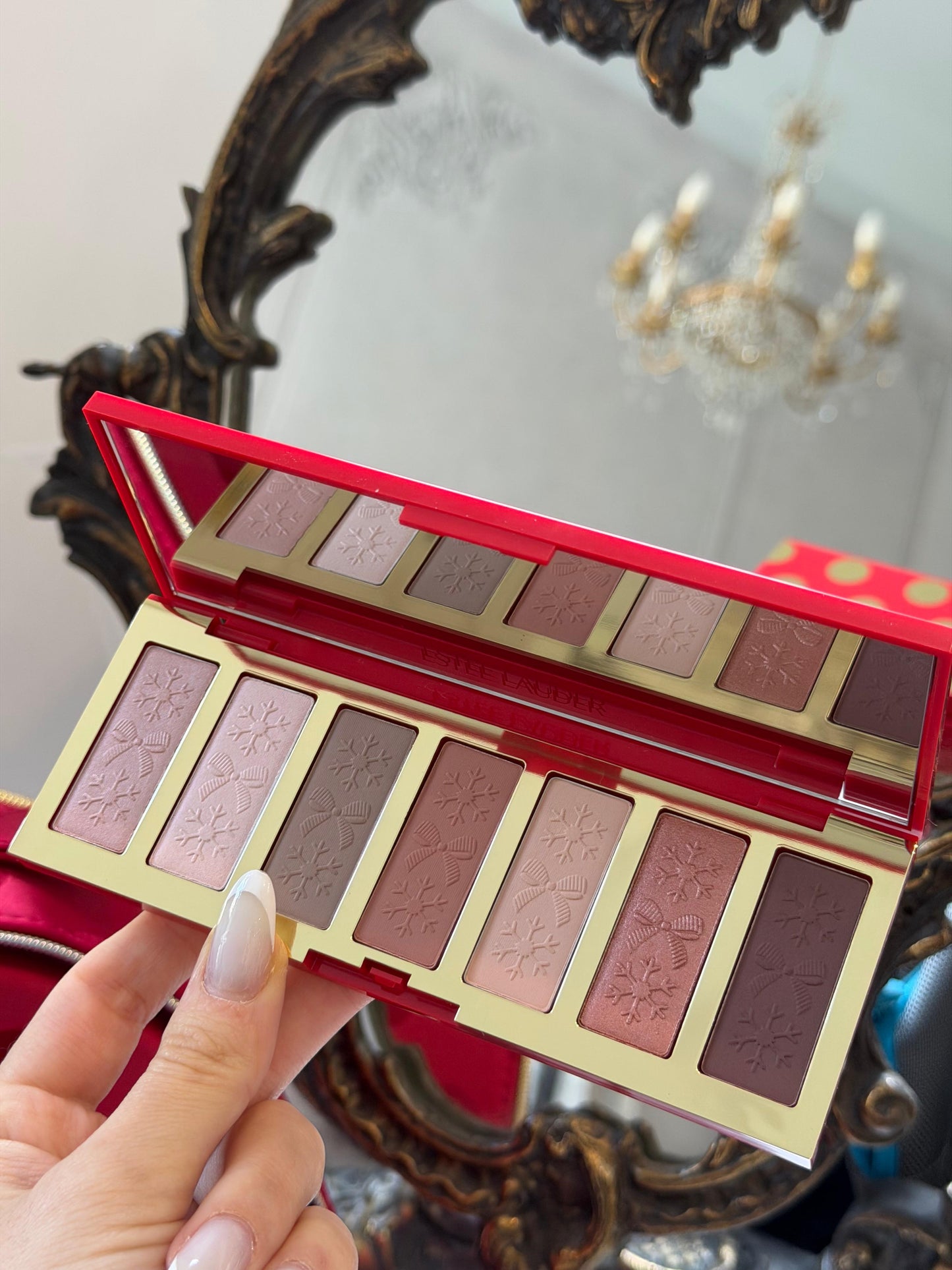ESTEE LAUDER Complete Gift Set (11 Beauty Favorites Including 5 Full Sizes + More)