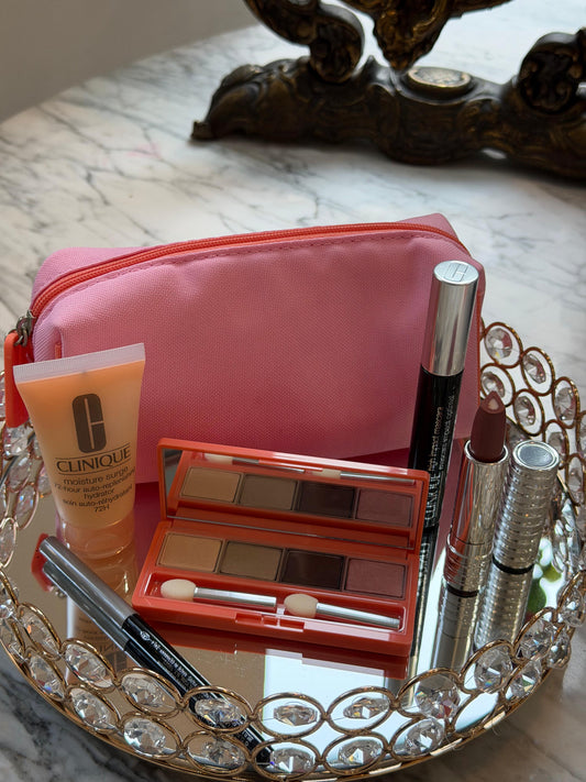 CLINIQUE
The Sweetest Thing Makeup Gift Set