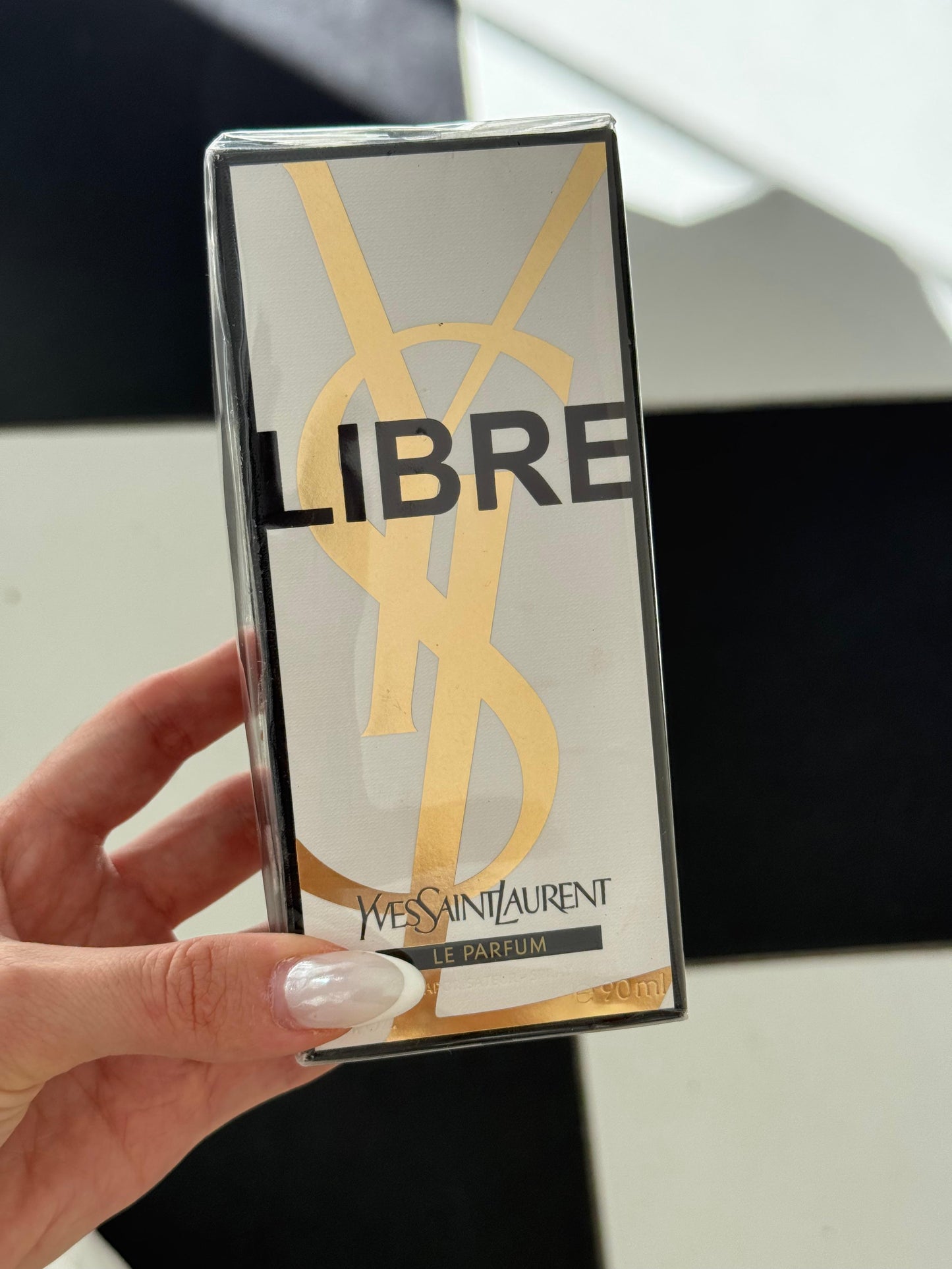 YSL Libre Le Parfum
A Floral Fragrance With Lavander, Orange Blossom, And Saffron Accord