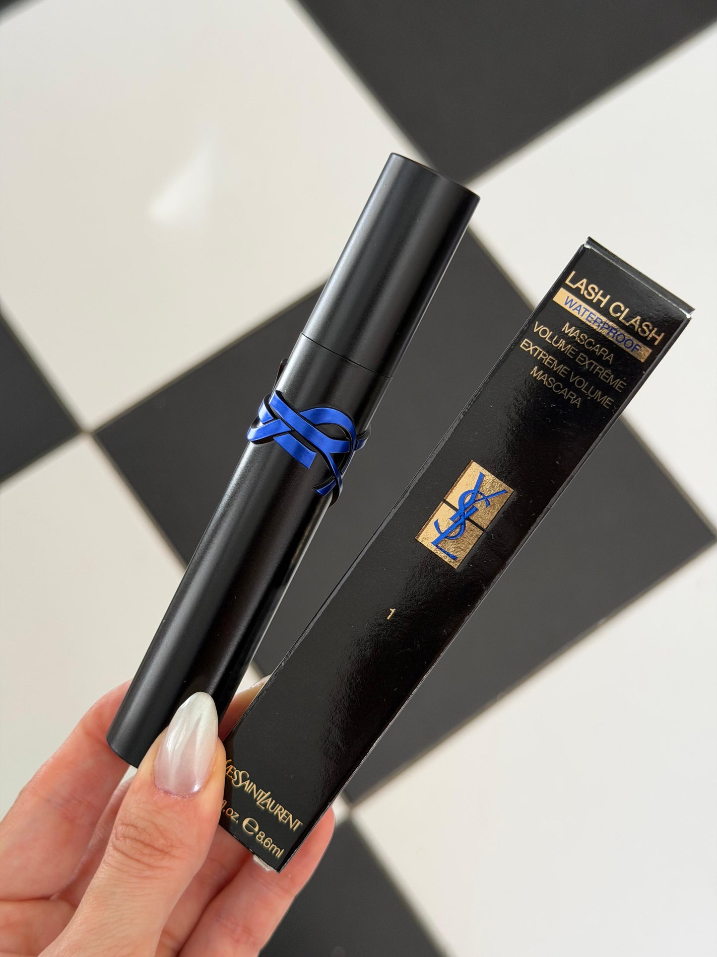 YSL
Lash Clash Extreme Volume Waterproof Mascara - Black