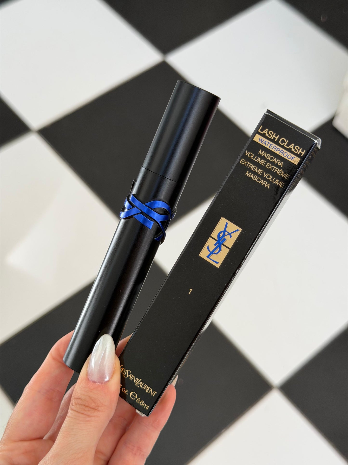 YSL
Lash Clash Extreme Volume Waterproof Mascara - Black