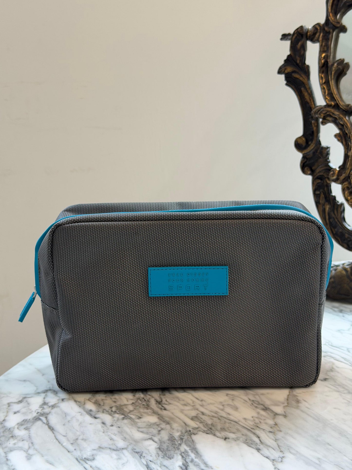 ISSEY MIYAKE Pour Homme Sport - Beauty Travel Pouch Gift