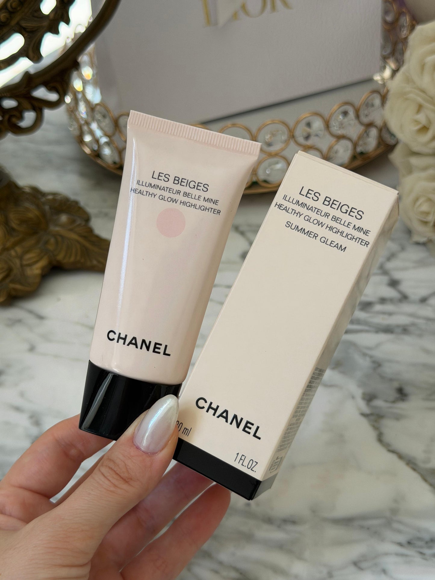 CHANEL Les Beiges Belle Mine
Healthy Glow Highlighter - Summer Gleam