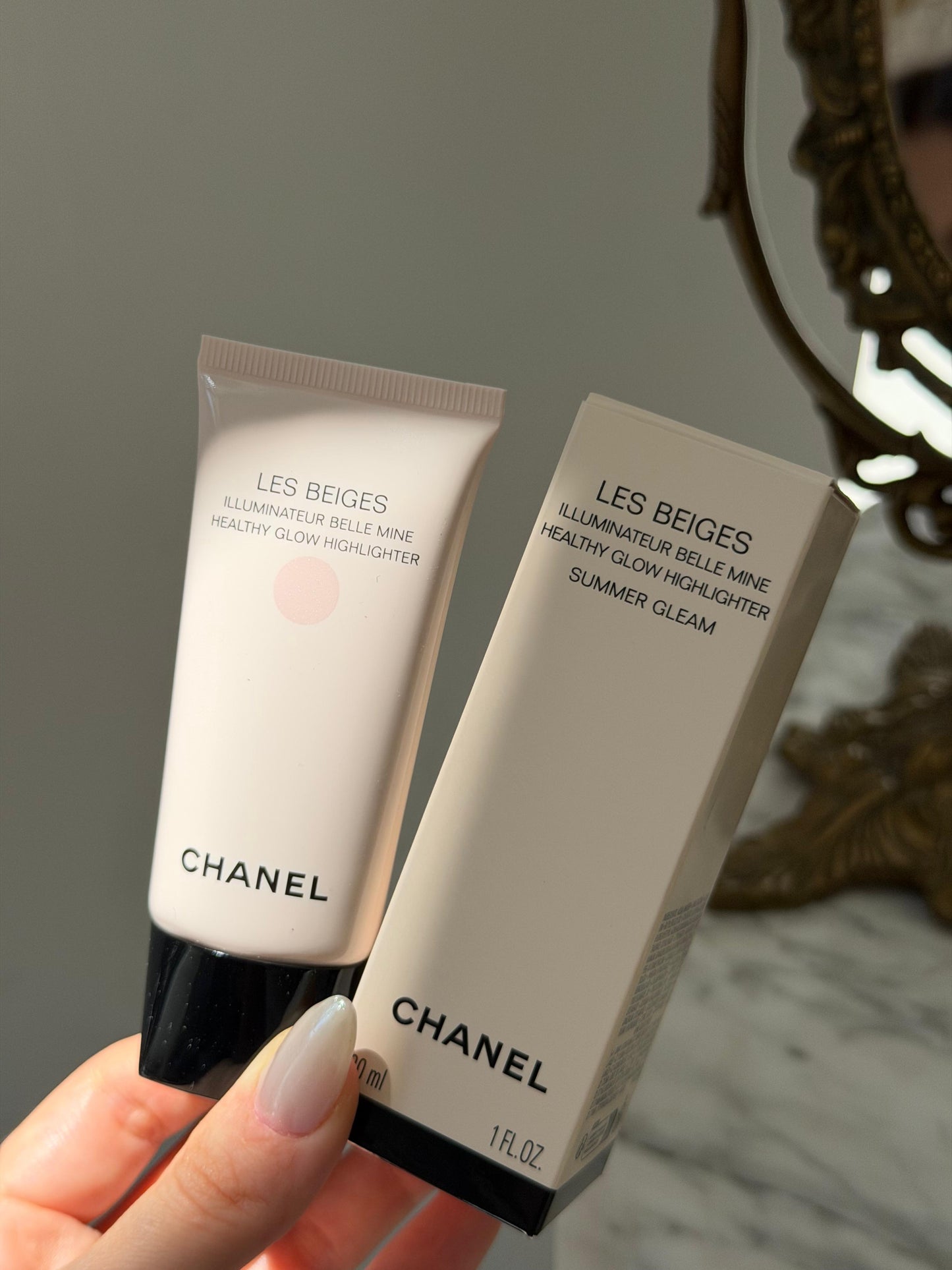 CHANEL Les Beiges Belle Mine
Healthy Glow Highlighter - Summer Gleam
