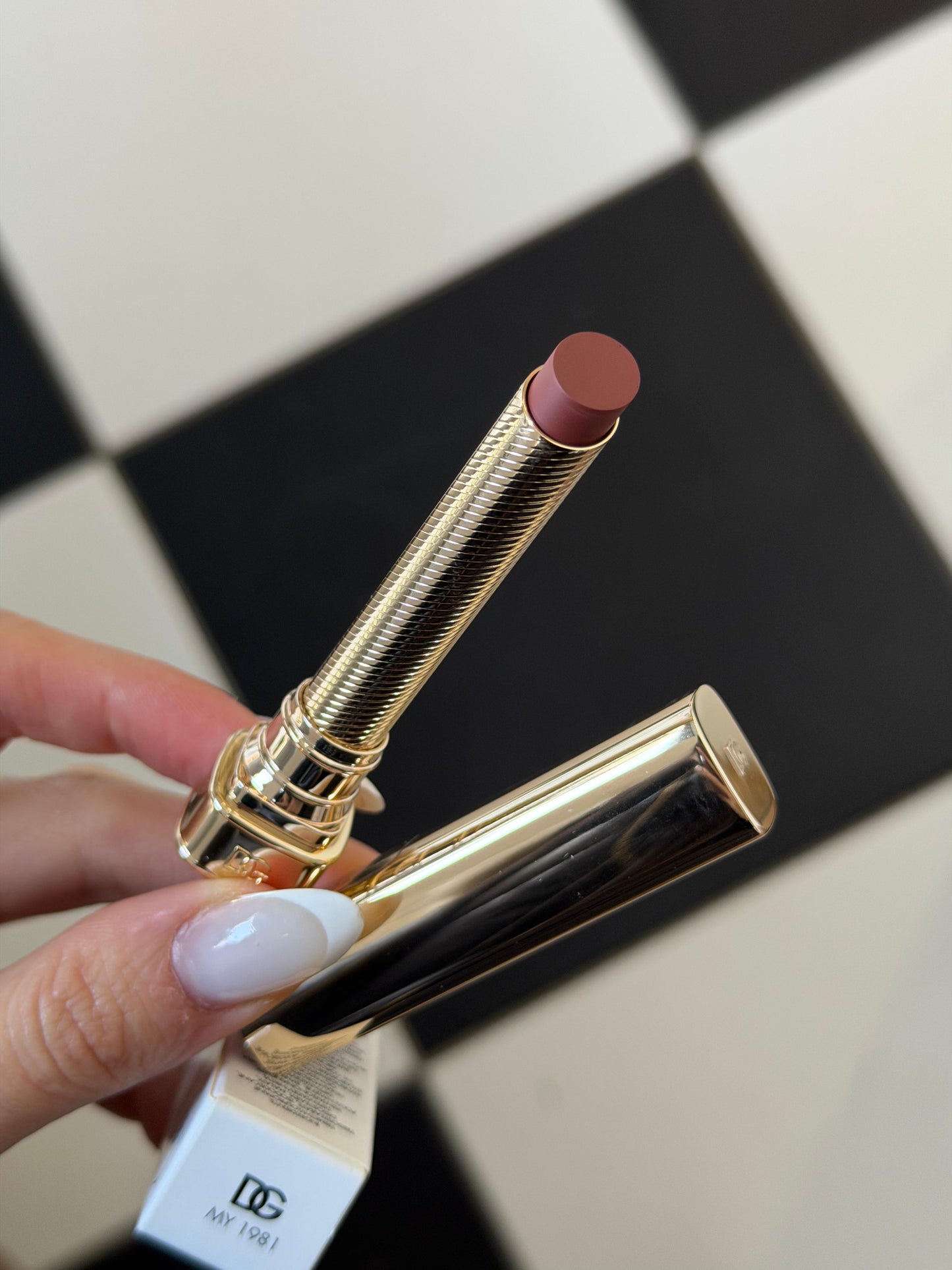 DOLCE&GABBANA My Sculpt Satin
Lasting Color & Hydration Lipstick Stylo - MY 1981