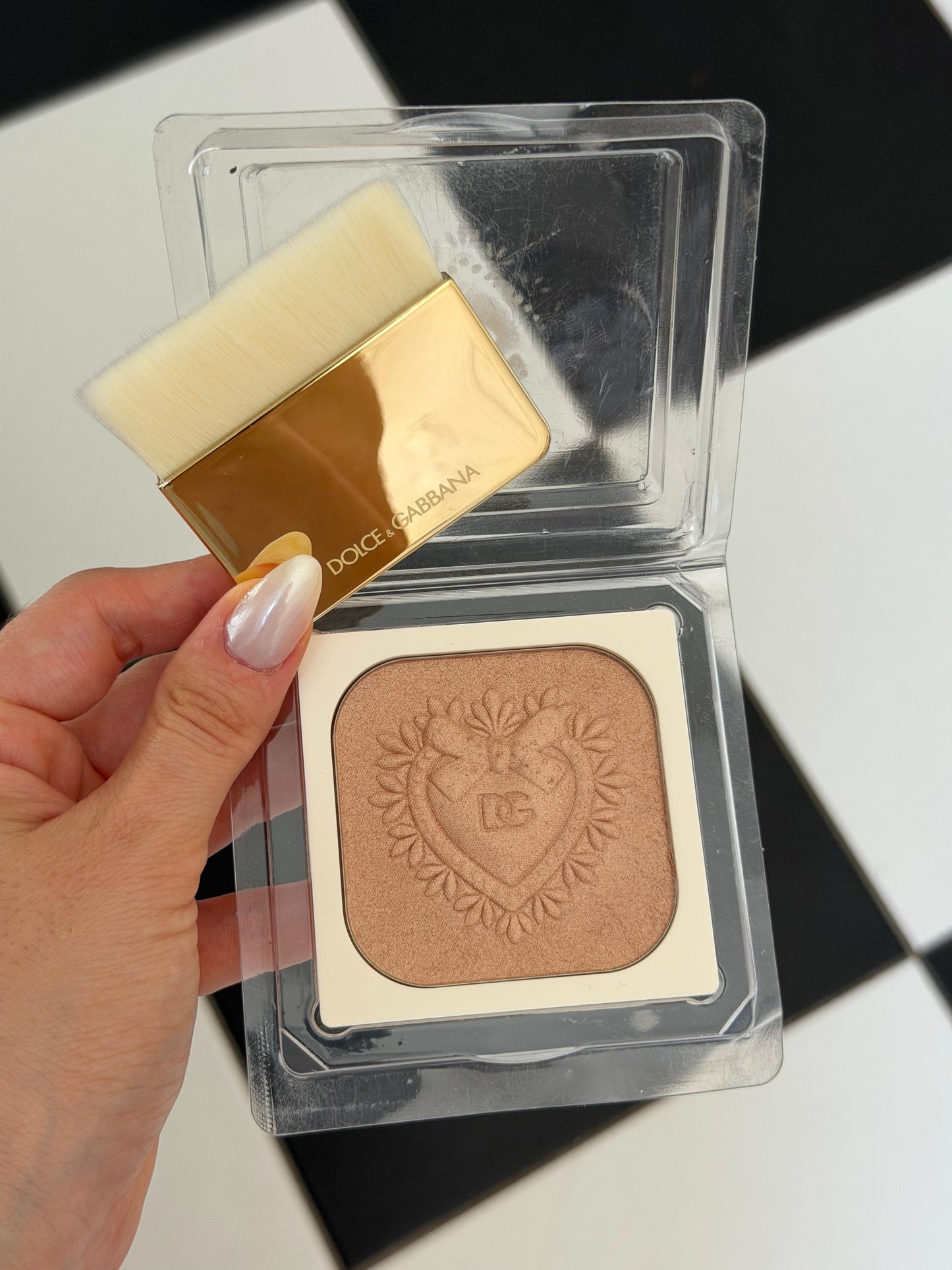 DOLCE&GABBANA Everlift Luminizer Light Oil Infused Soft-Halo Powder