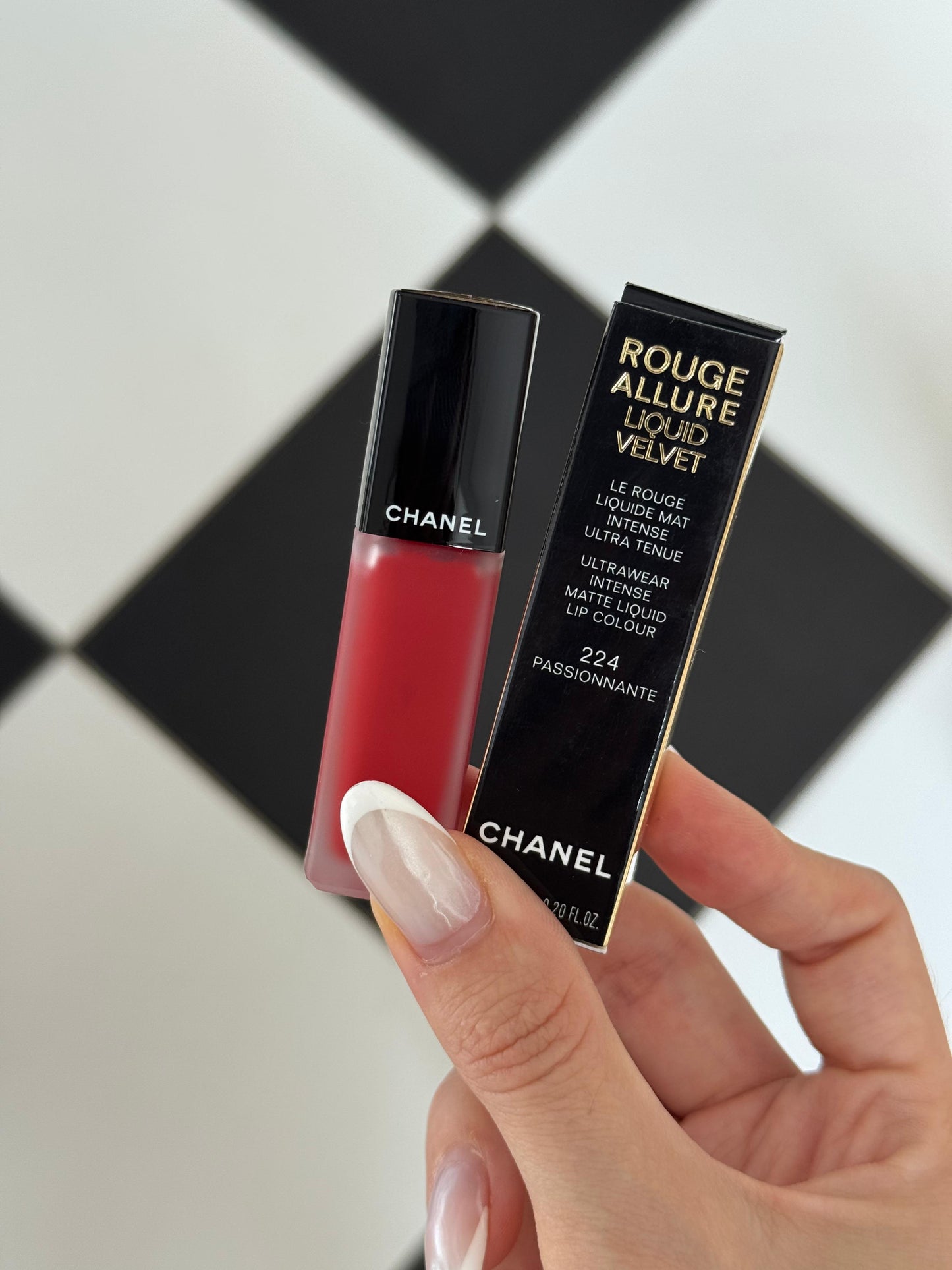 CHANEL Rouge Allure Liquid Velvet (224) - Ultrawear Intense Matte Liquid Lipstick