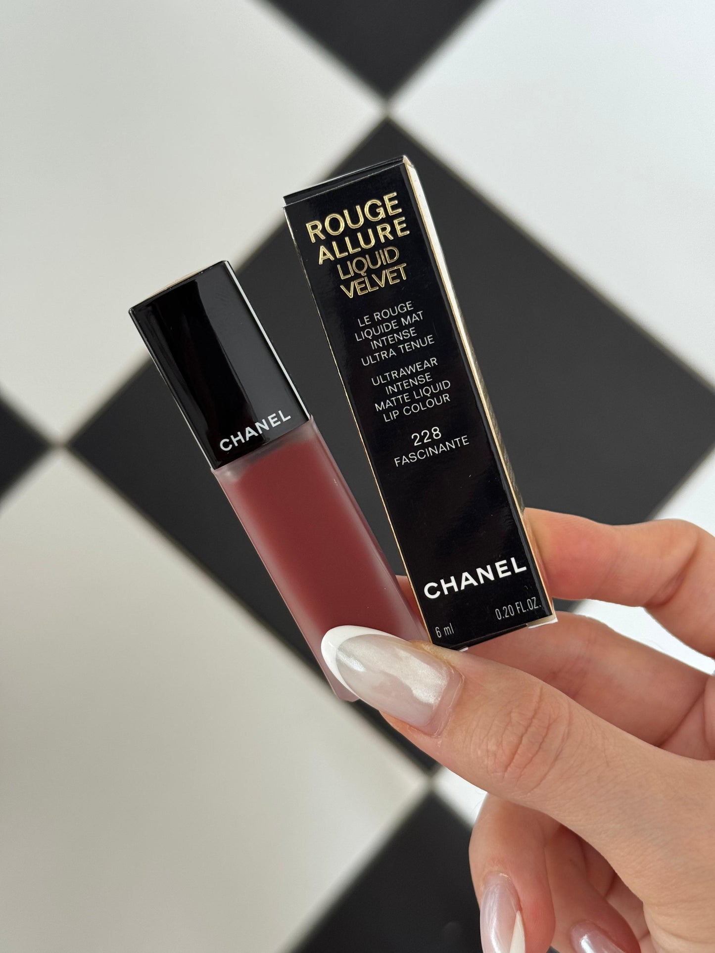 CHANEL Rouge Allure Liquid Velvet (228) - Ultrawear Intense Matte Liquid Lipstick