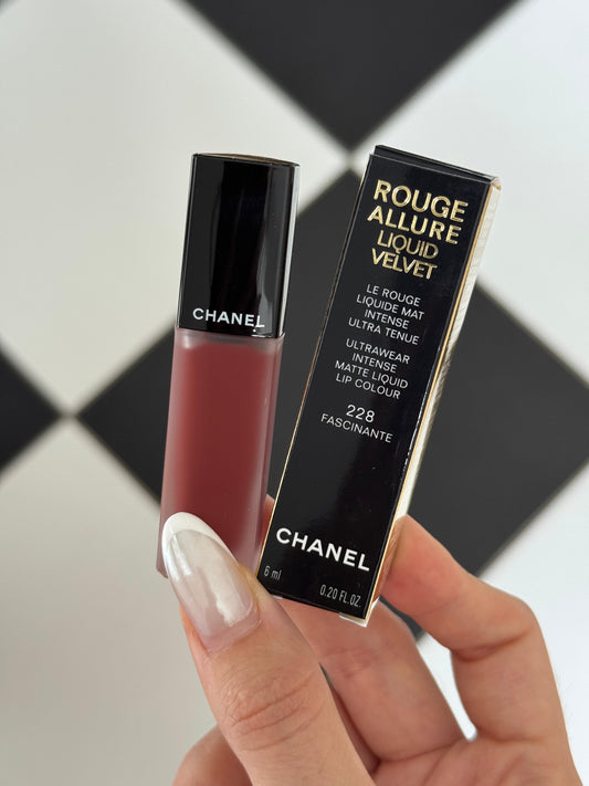 CHANEL Rouge Allure Liquid Velvet (228) - Ultrawear Intense Matte Liquid Lipstick