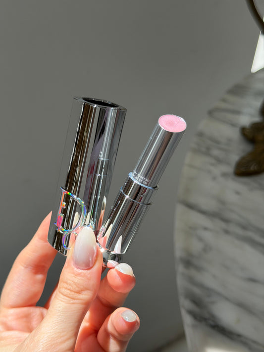 DIOR Addict Glass Lipstick (194)
Ultra-Shine and Hydrating Lip Gloss Stick