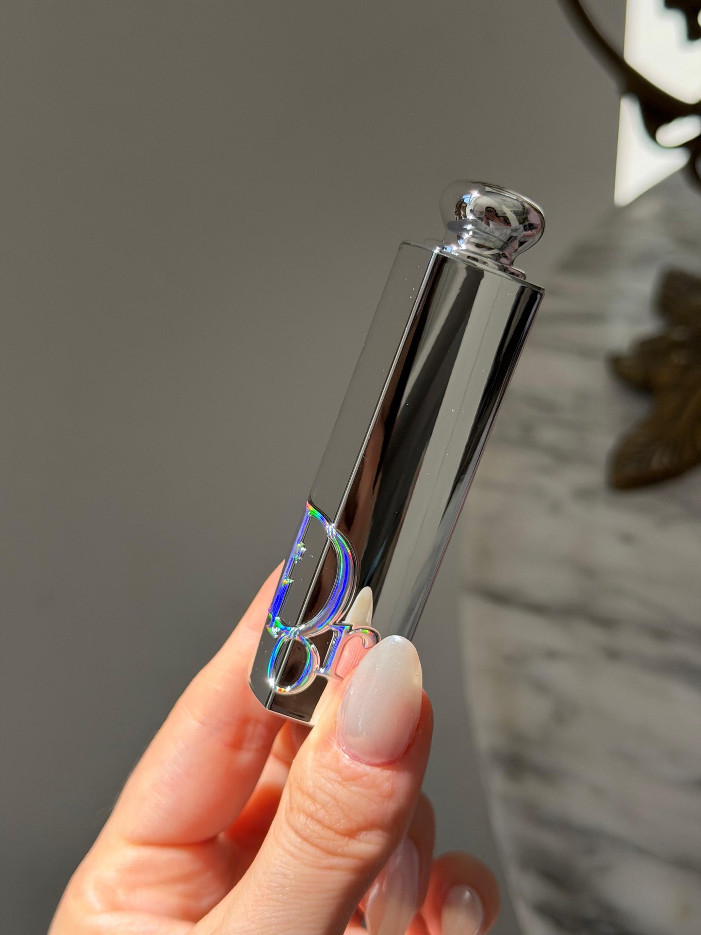 DIOR Addict Glass Lipstick (194)
Ultra-Shine and Hydrating Lip Gloss Stick