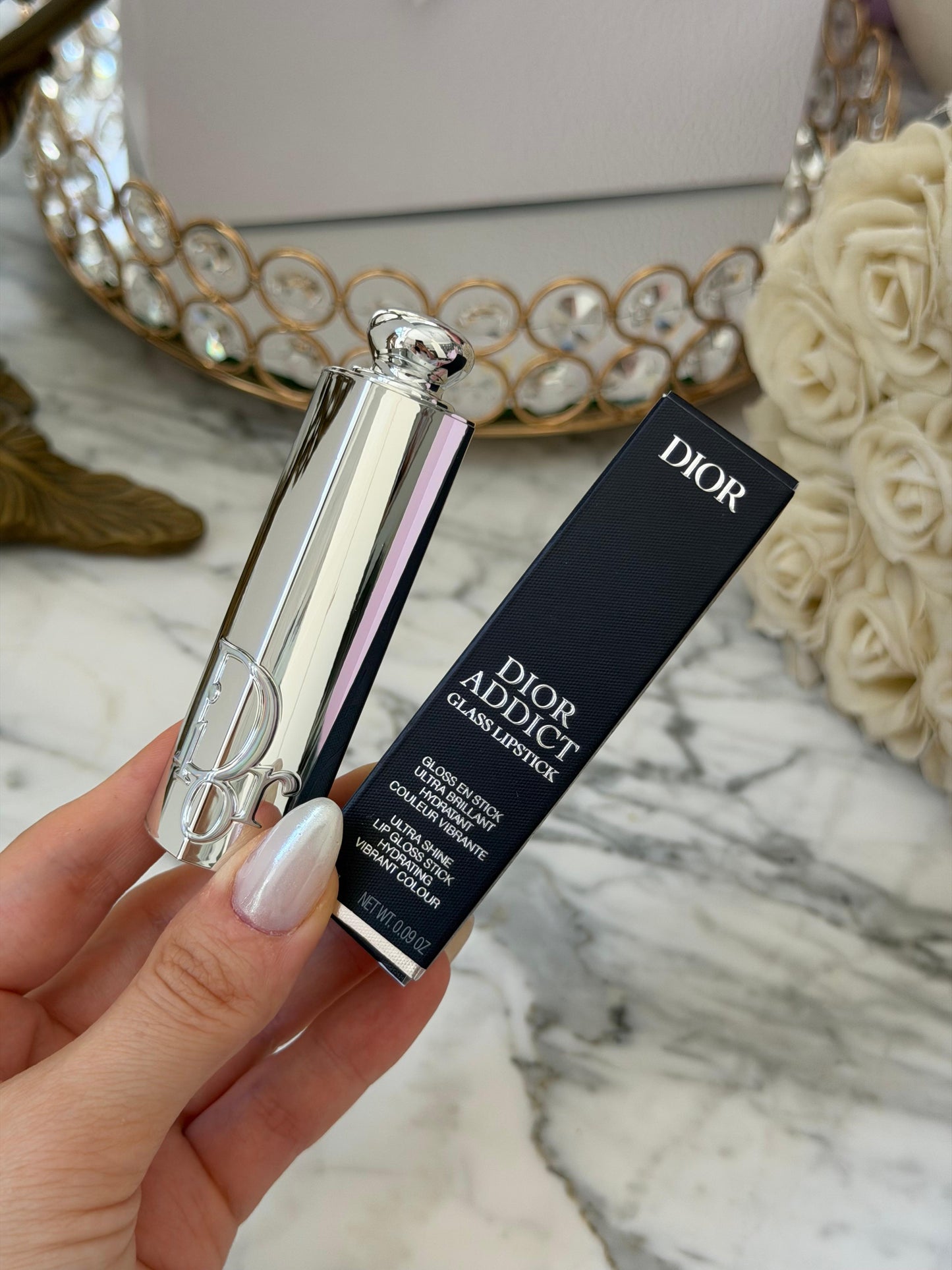 DIOR Addict Glass Lipstick (194)
Ultra-Shine and Hydrating Lip Gloss Stick