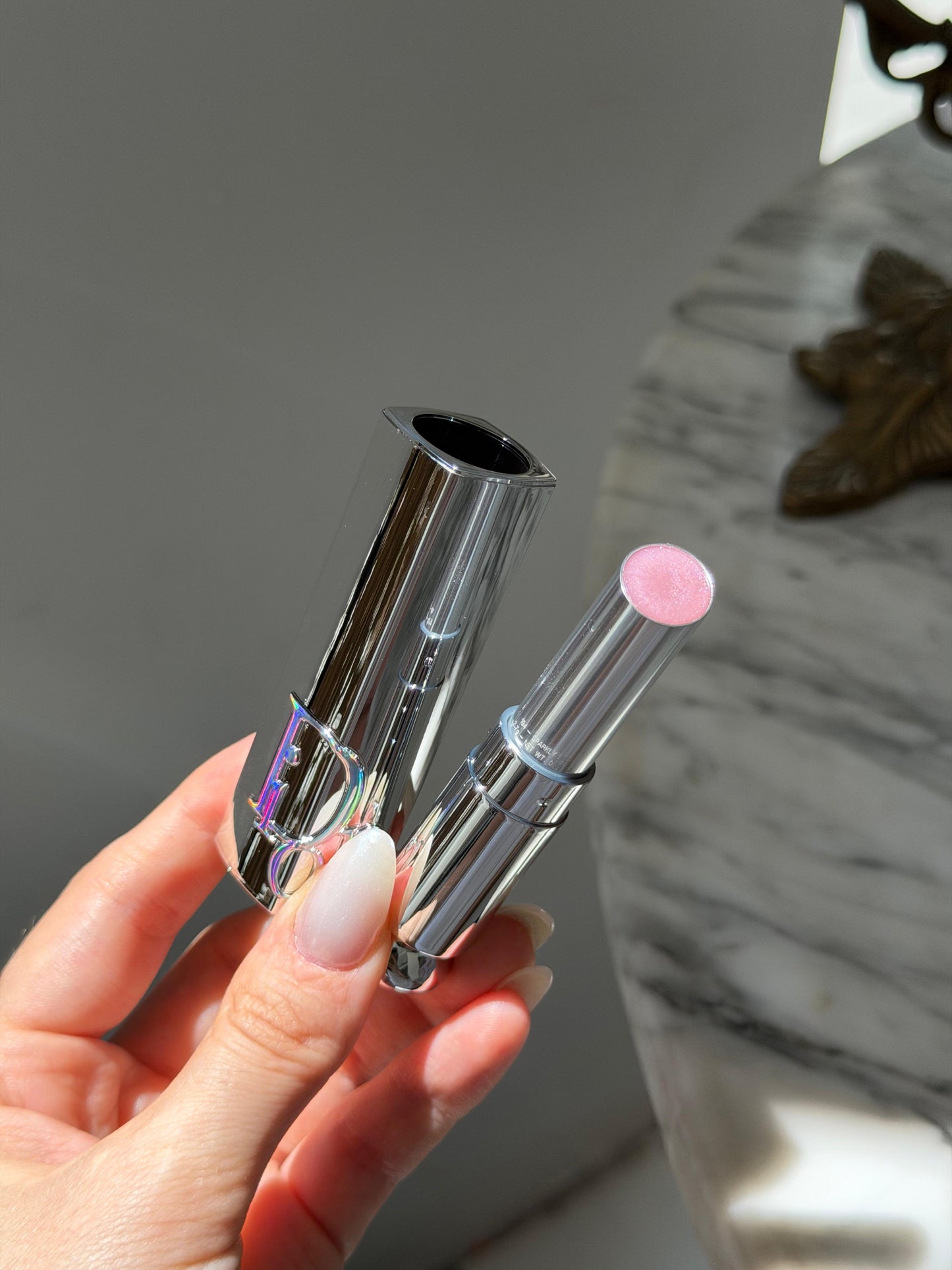 DIOR Addict Glass Lipstick (194)
Ultra-Shine and Hydrating Lip Gloss Stick