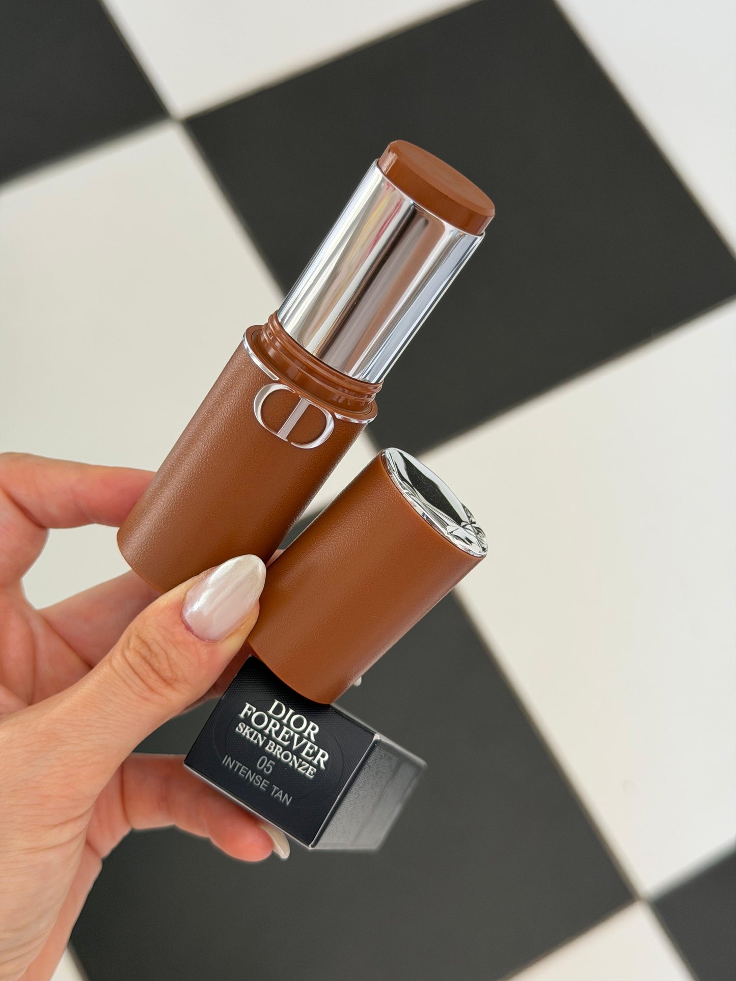 DIOR Forever Skin Bronze Balm Stick (05)
Buildable, Natural Finish, Long Wear
