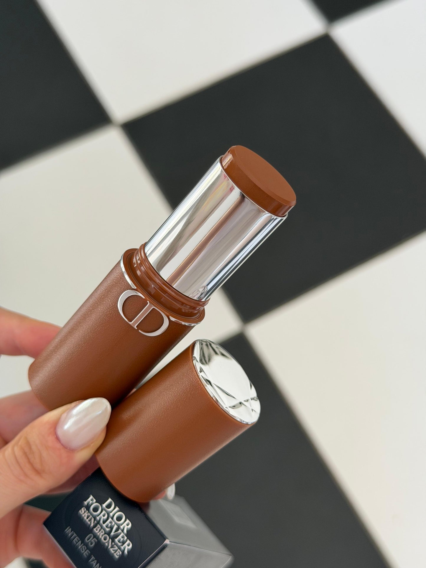 DIOR Forever Skin Bronze Balm Stick (05)
Buildable, Natural Finish, Long Wear