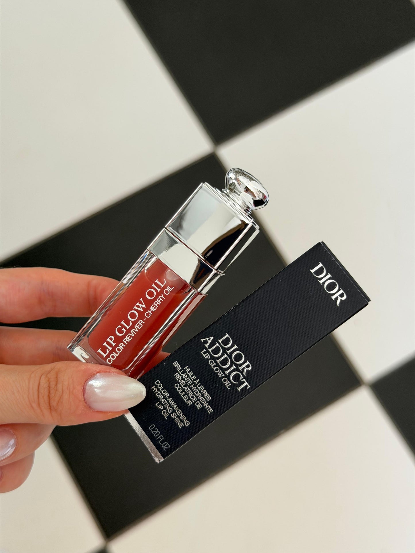 DIOR Addict Lip Glow Oil (012)
Nourishing Lip Oil - Intense Gloss