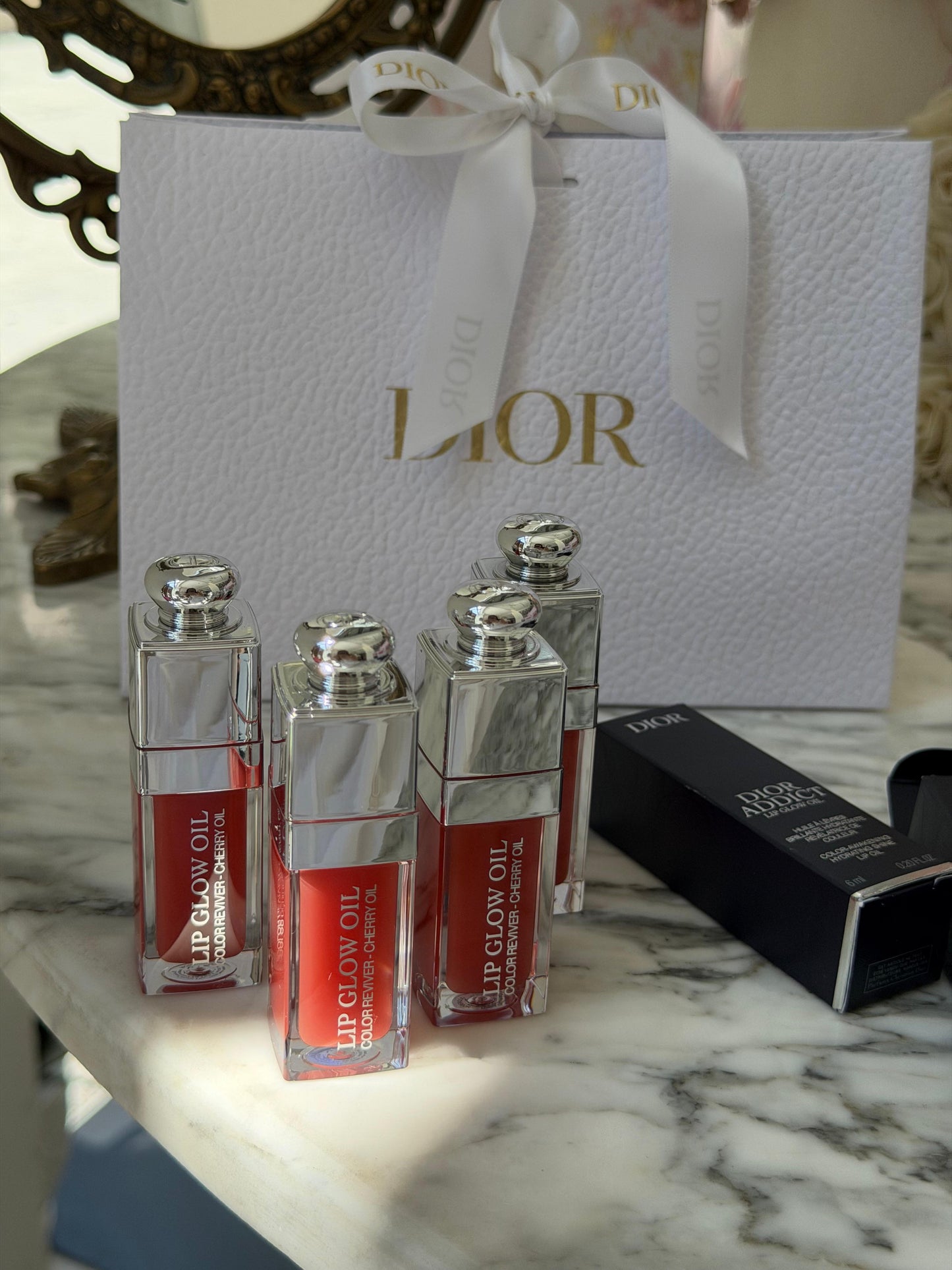 DIOR Addict Lip Glow Oil (012)
Nourishing Lip Oil - Intense Gloss