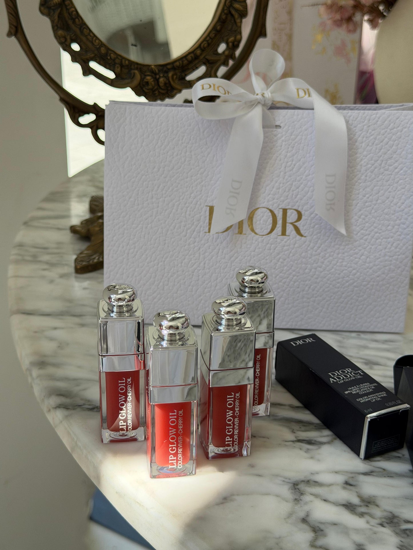 DIOR Addict Lip Glow Oil (012)
Nourishing Lip Oil - Intense Gloss