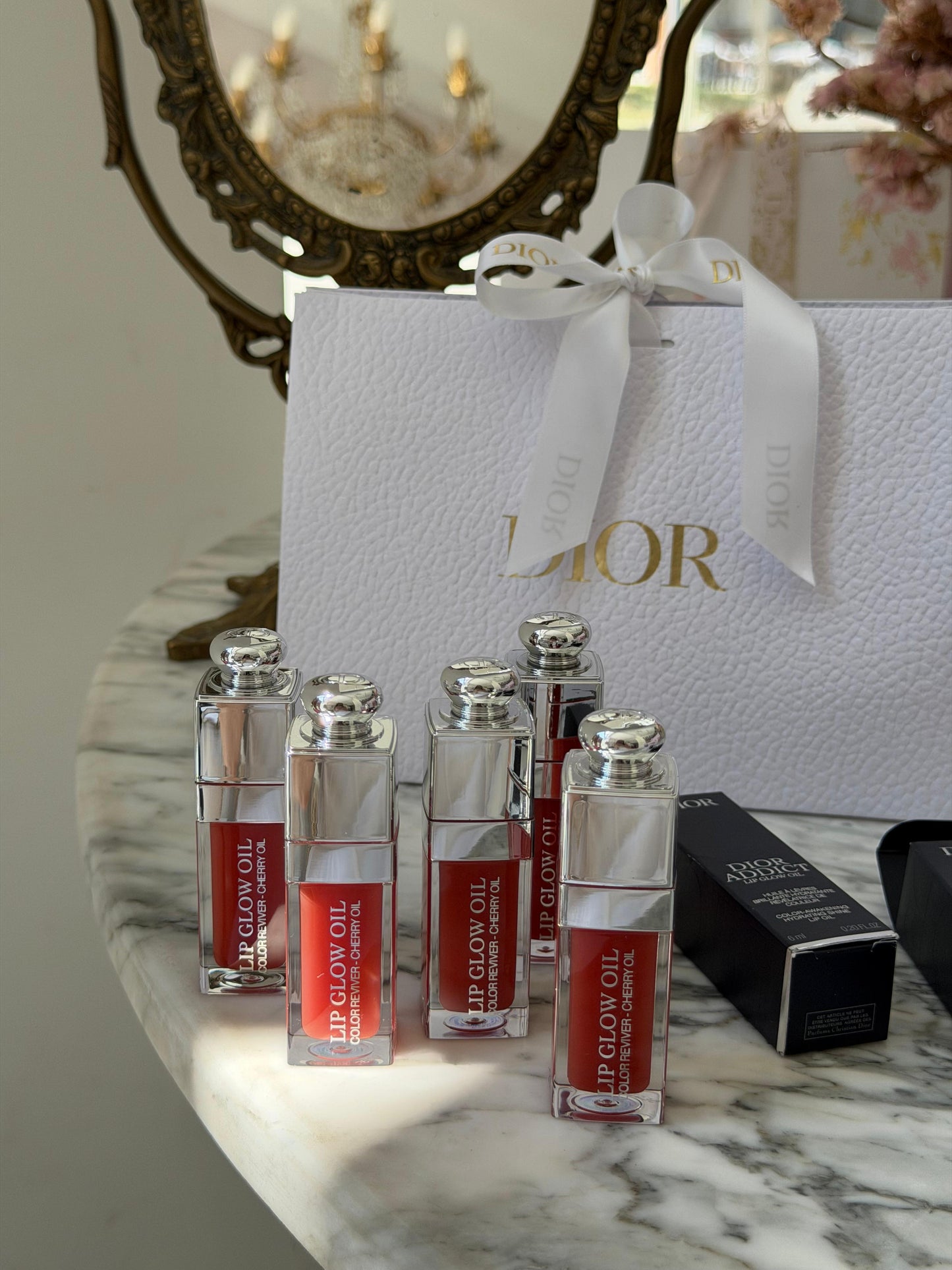 DIOR Addict Lip Glow Oil (012)
Nourishing Lip Oil - Intense Gloss