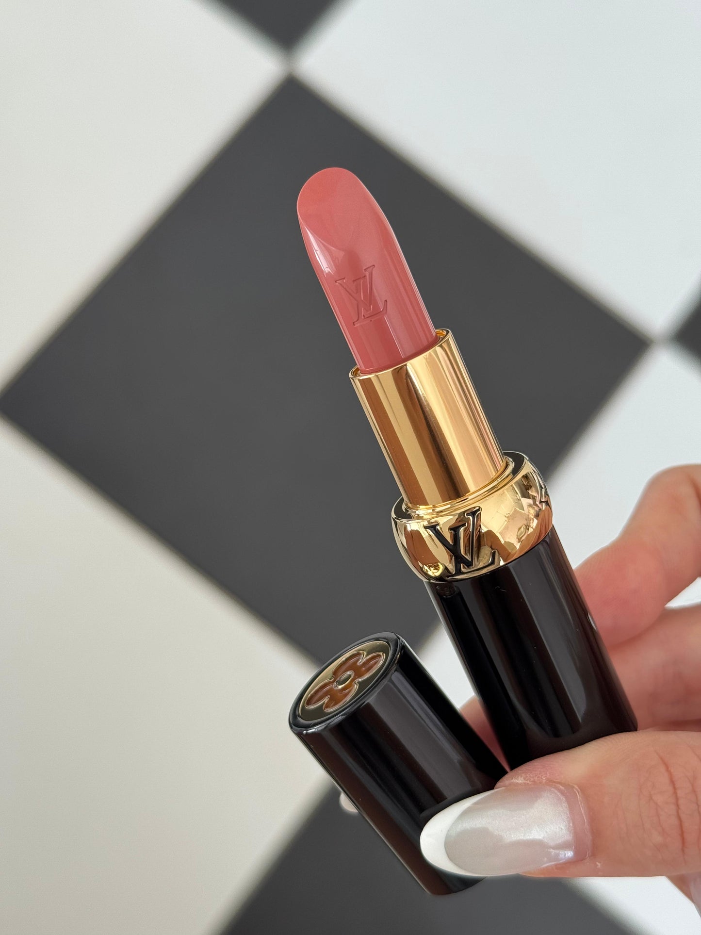 LOUIS VUITTON LV Rouge Satin - Beige Machina