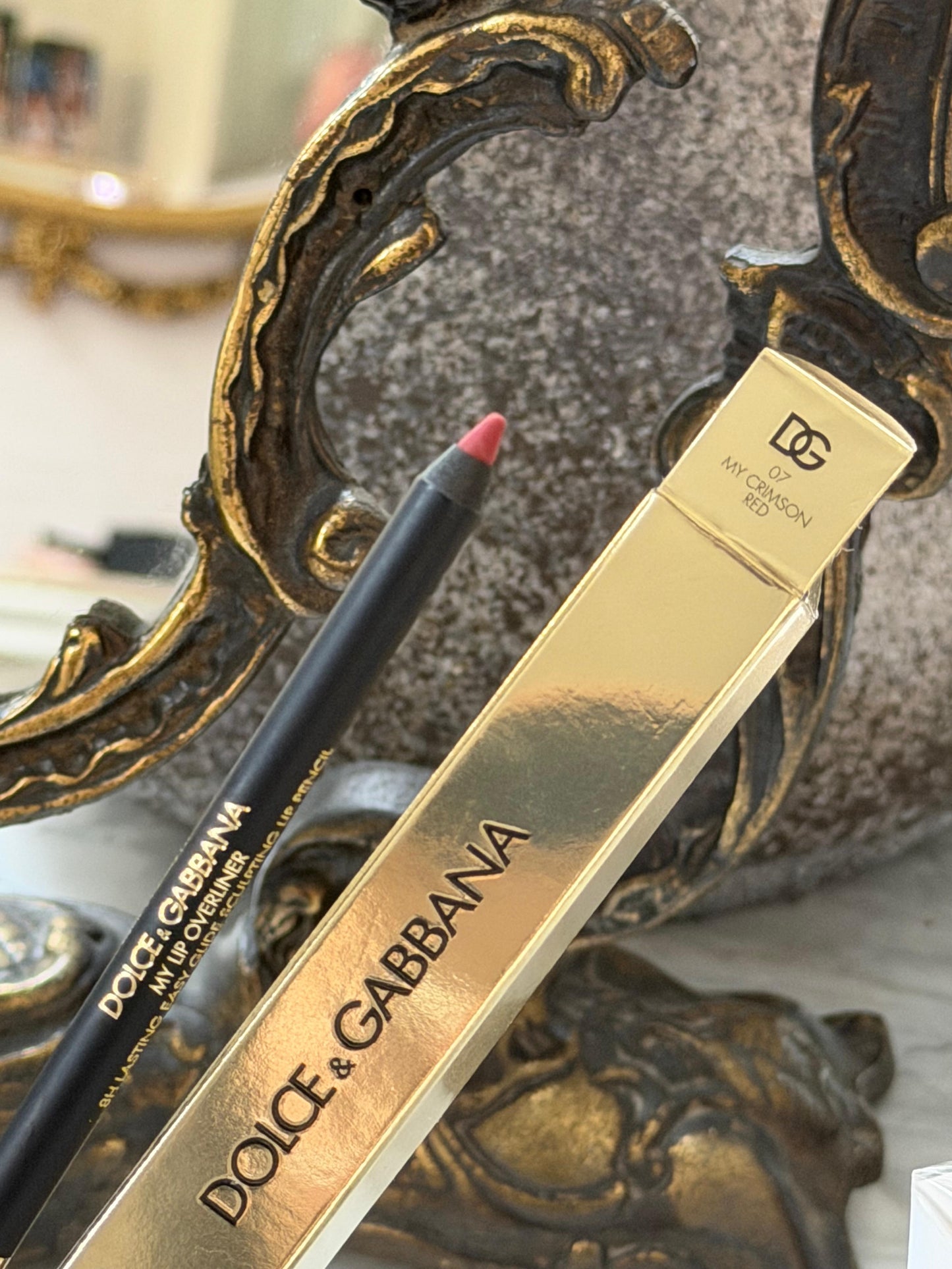 DOLCE&GABBANA My Lip Overliner
8H Lasting Easy Glide Sculpting Lip Liner Pencil (07)