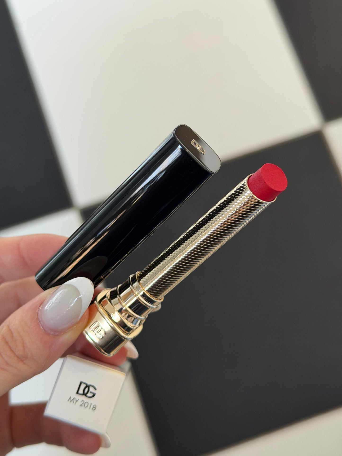 DOLCE&GABBANA My Comfy Matte Lipstick - My 2018
Instant Rich Color & Hydration Lip Stylo