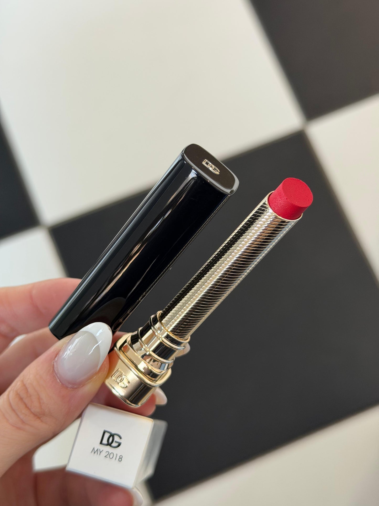DOLCE&GABBANA My Comfy Matte Lipstick - My 2018
Instant Rich Color & Hydration Lip Stylo
