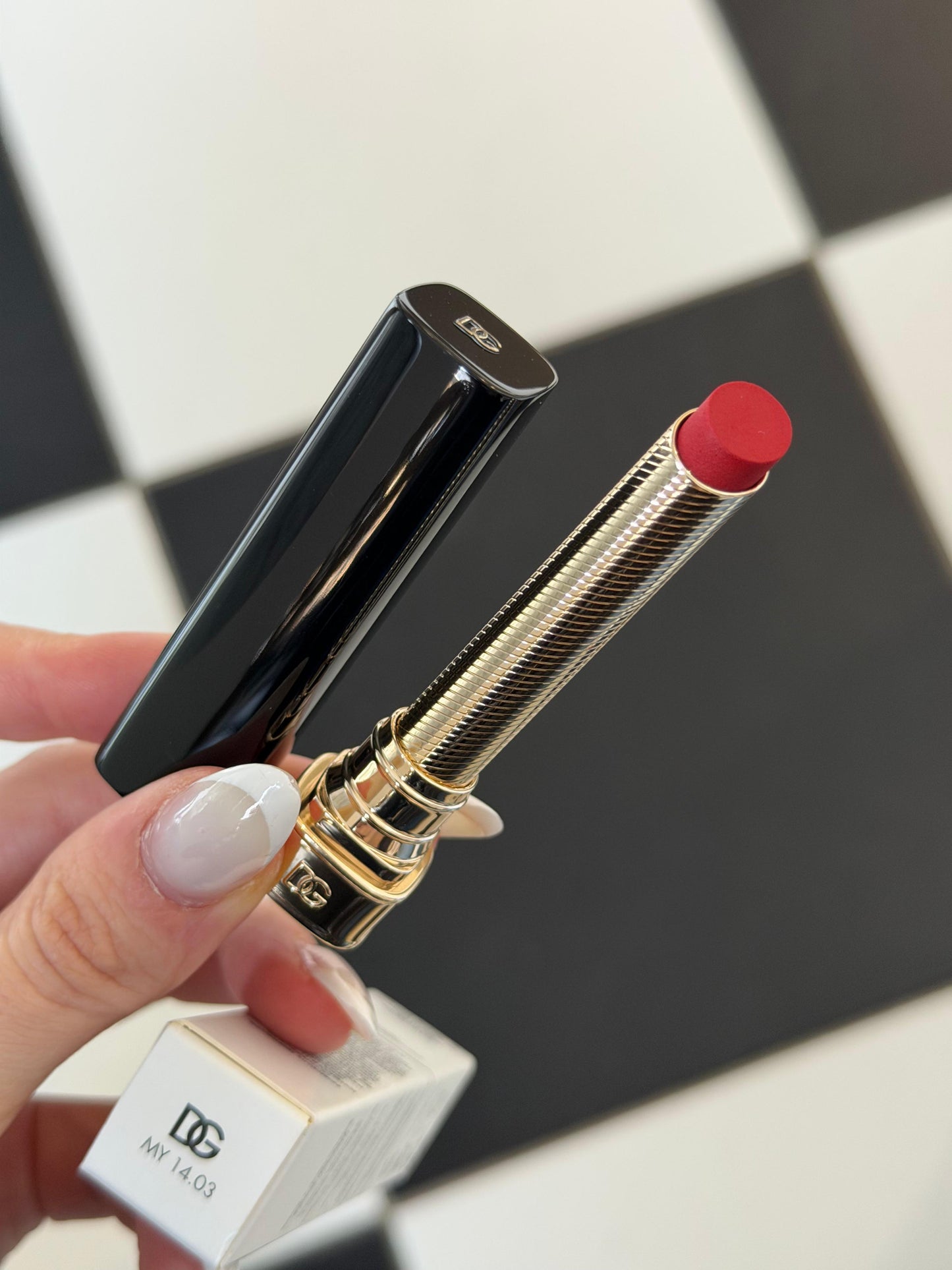 DOLCE&GABBANA My Comfy Matte Lipstick - My 14.03
Instant Rich Color & Hydration Lip Stylo