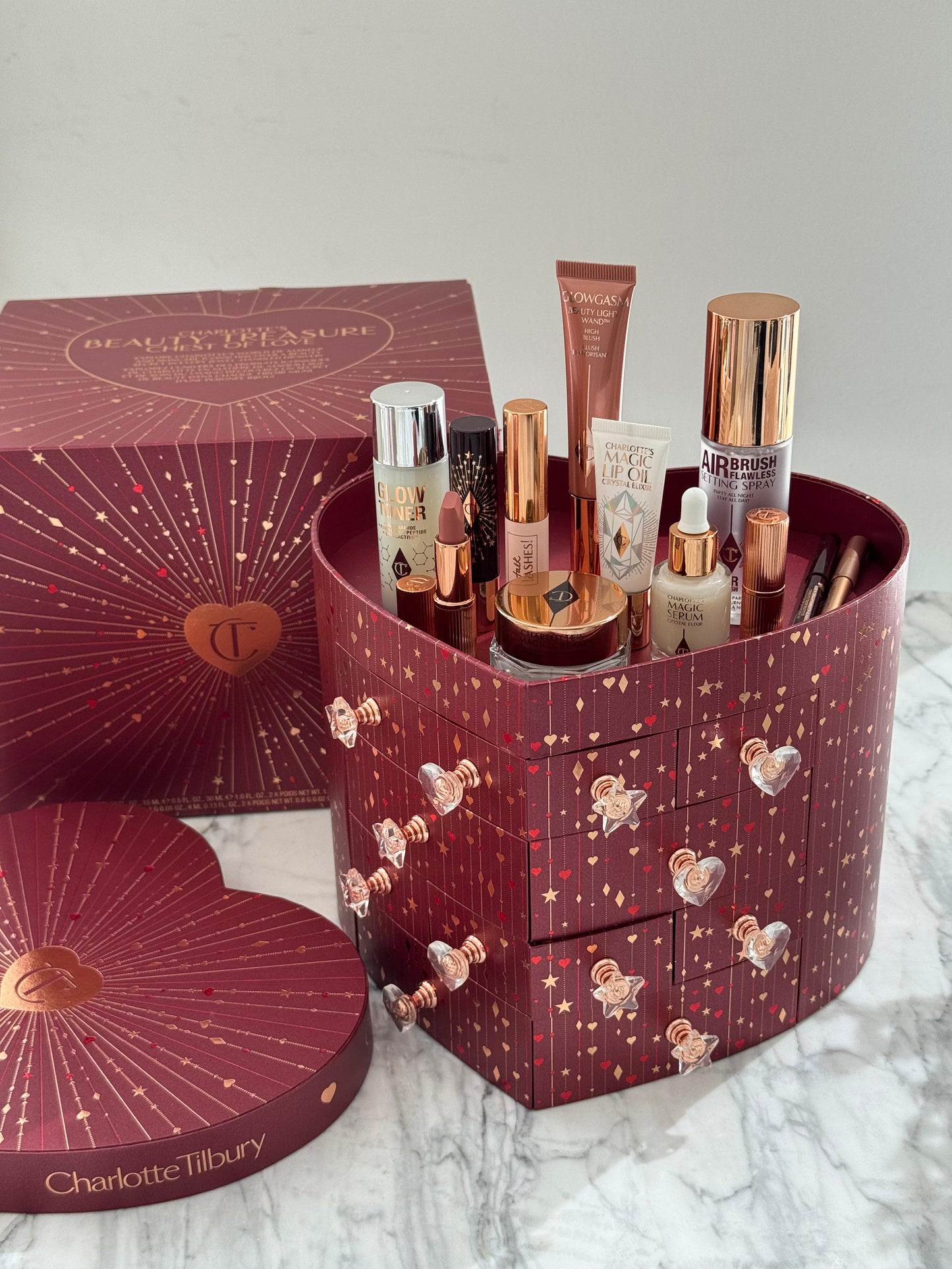 CHARLOTTE TILBURY’S Beauty Treasure Chest Of Love Set
12 Door Beauty Advent Calendar