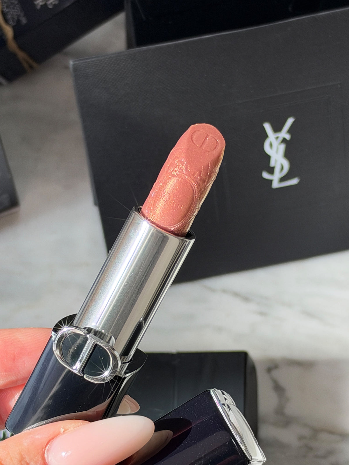 DIOR Rouge Dior - Limited Edition (232)
Lipstick - Velvet, Satin and Glitter Finishes - Longwearing - 24-hour comfort