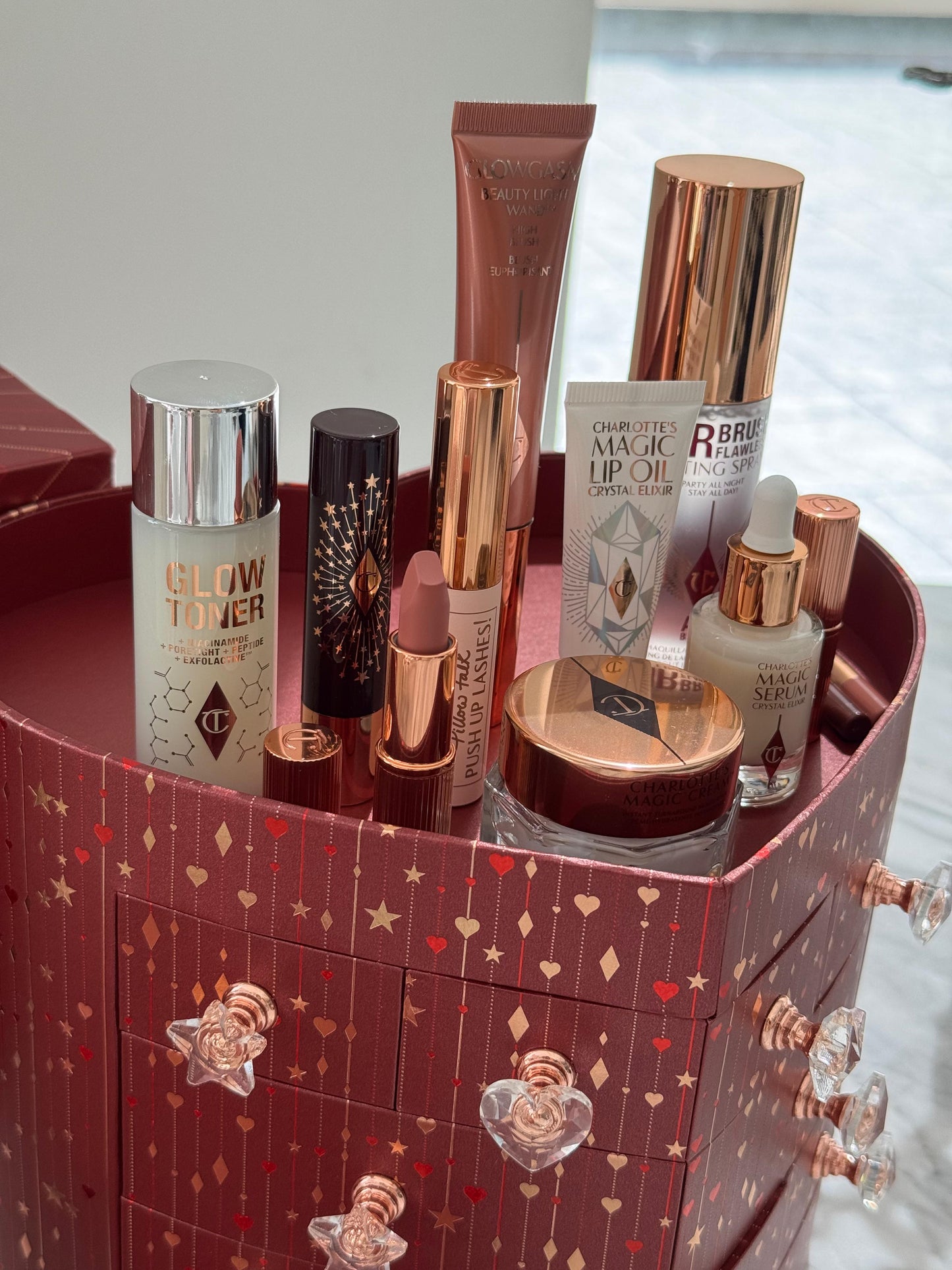 CHARLOTTE TILBURY’S Beauty Treasure Chest Of Love Set
12 Door Beauty Advent Calendar